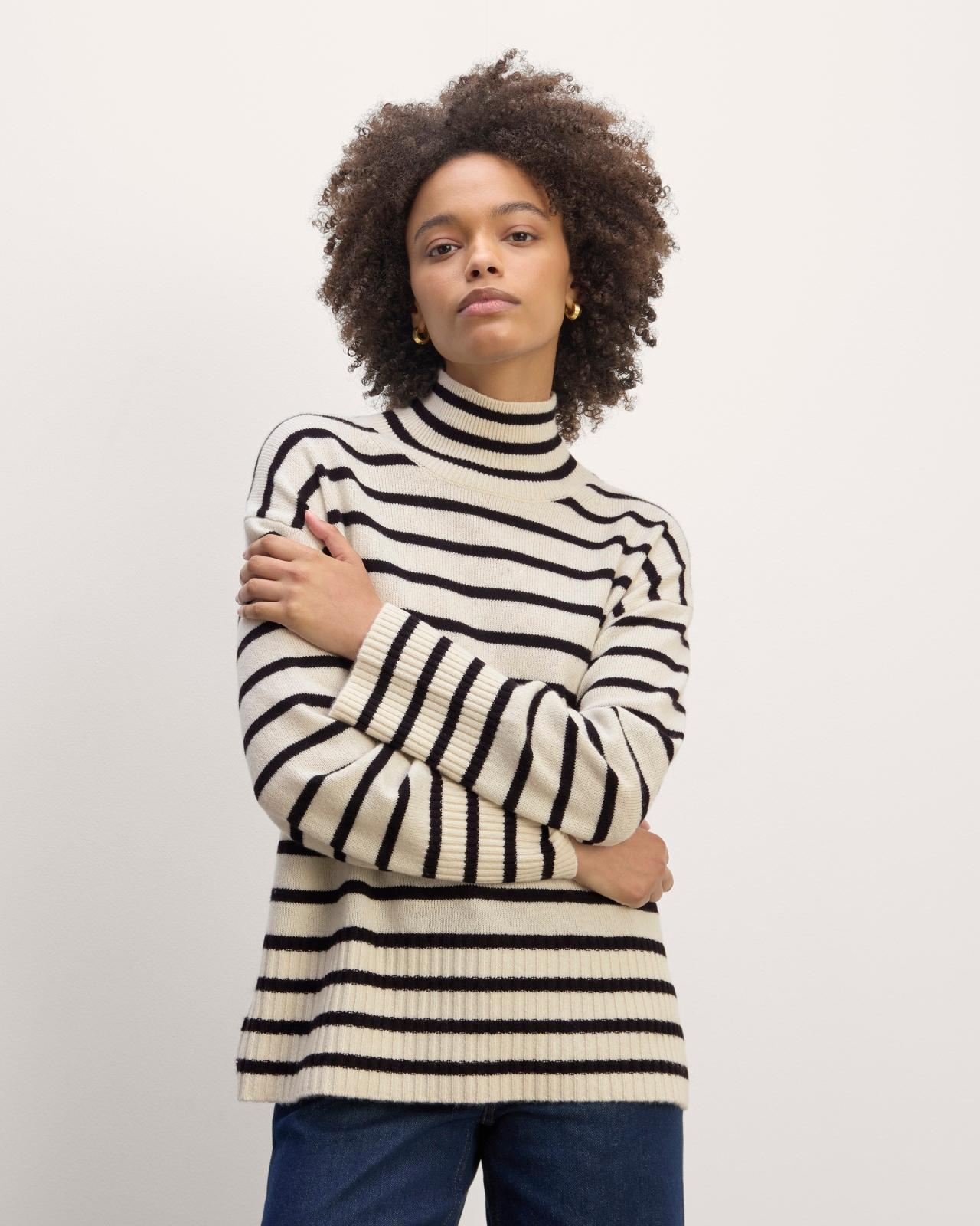 The Boxy Turtleneck in Cashmere Product Image