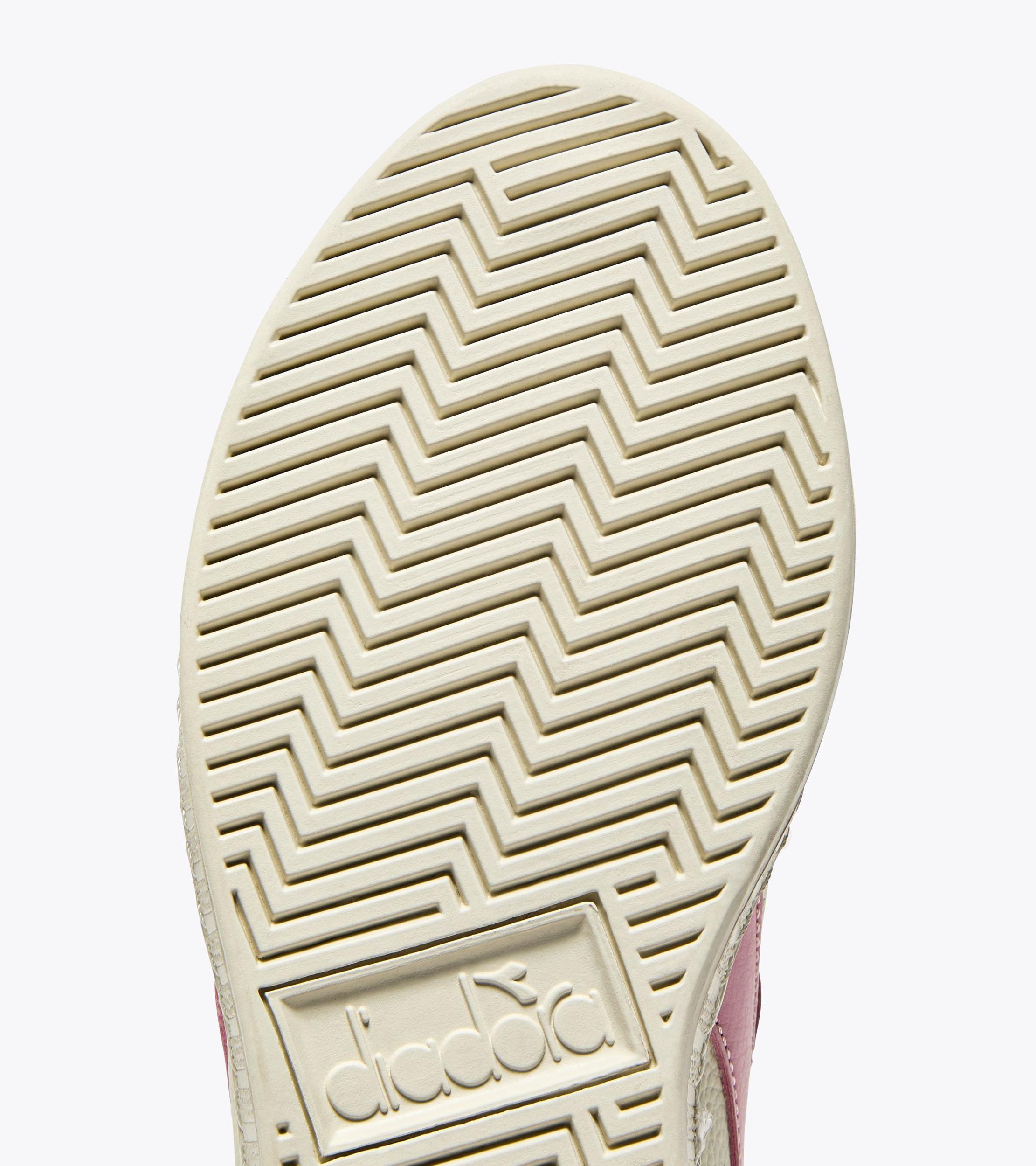 GAME L LOW WAXED Product Image