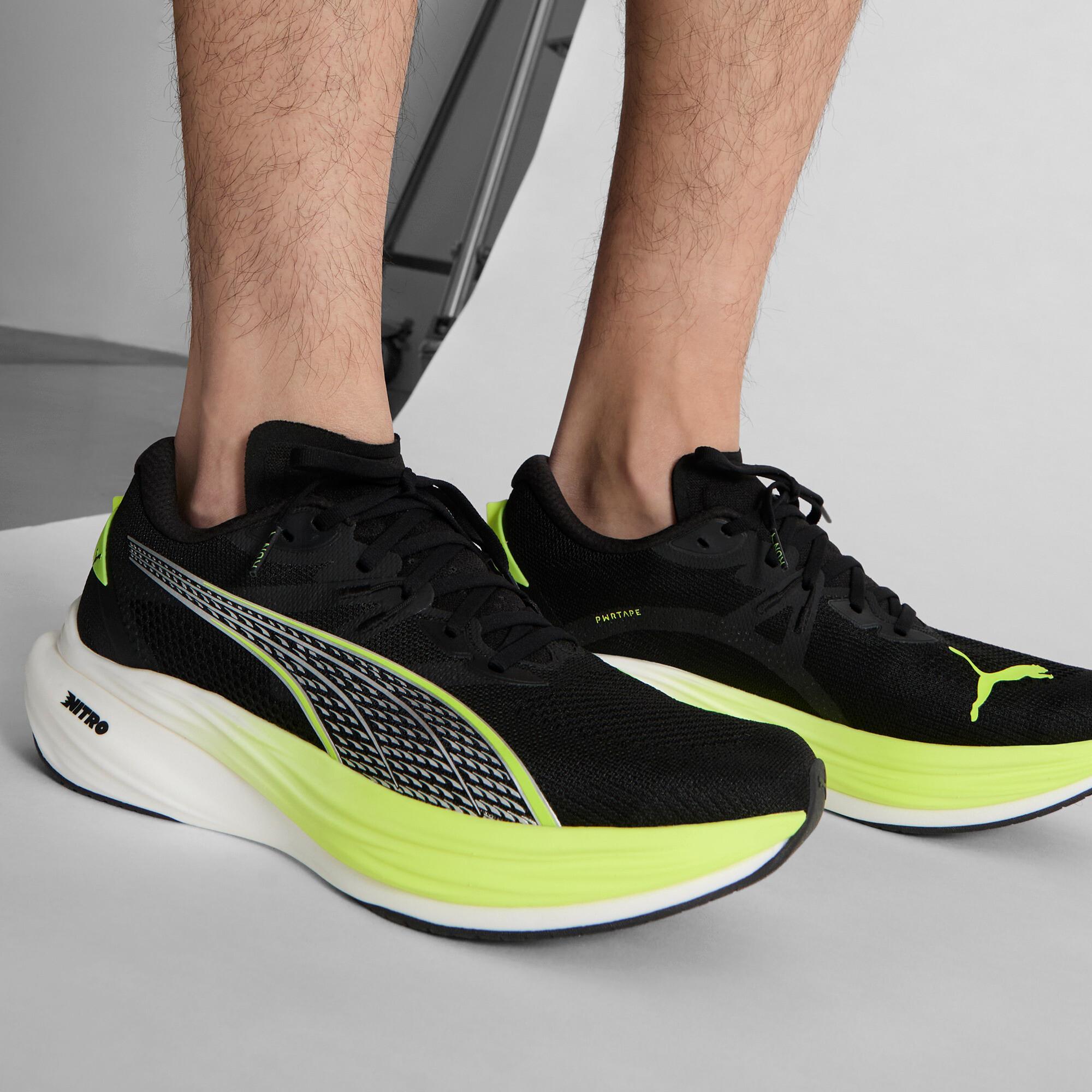 PUMA Deviate NITROâ¢ 3 WIDE Men's Running Shoes Product Image