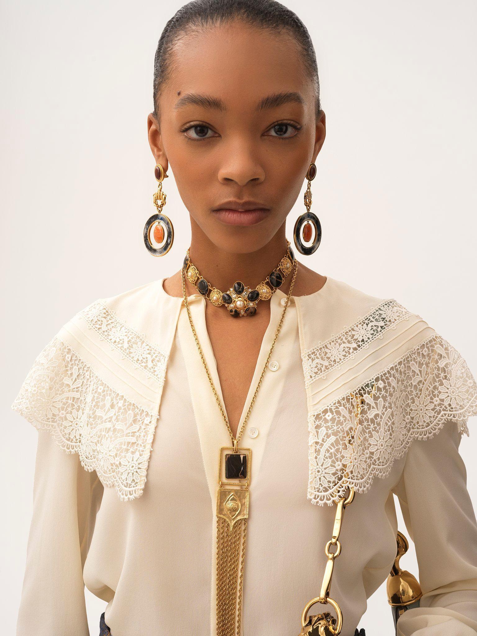 Gathered blouse in crêpe de chine & lace Product Image