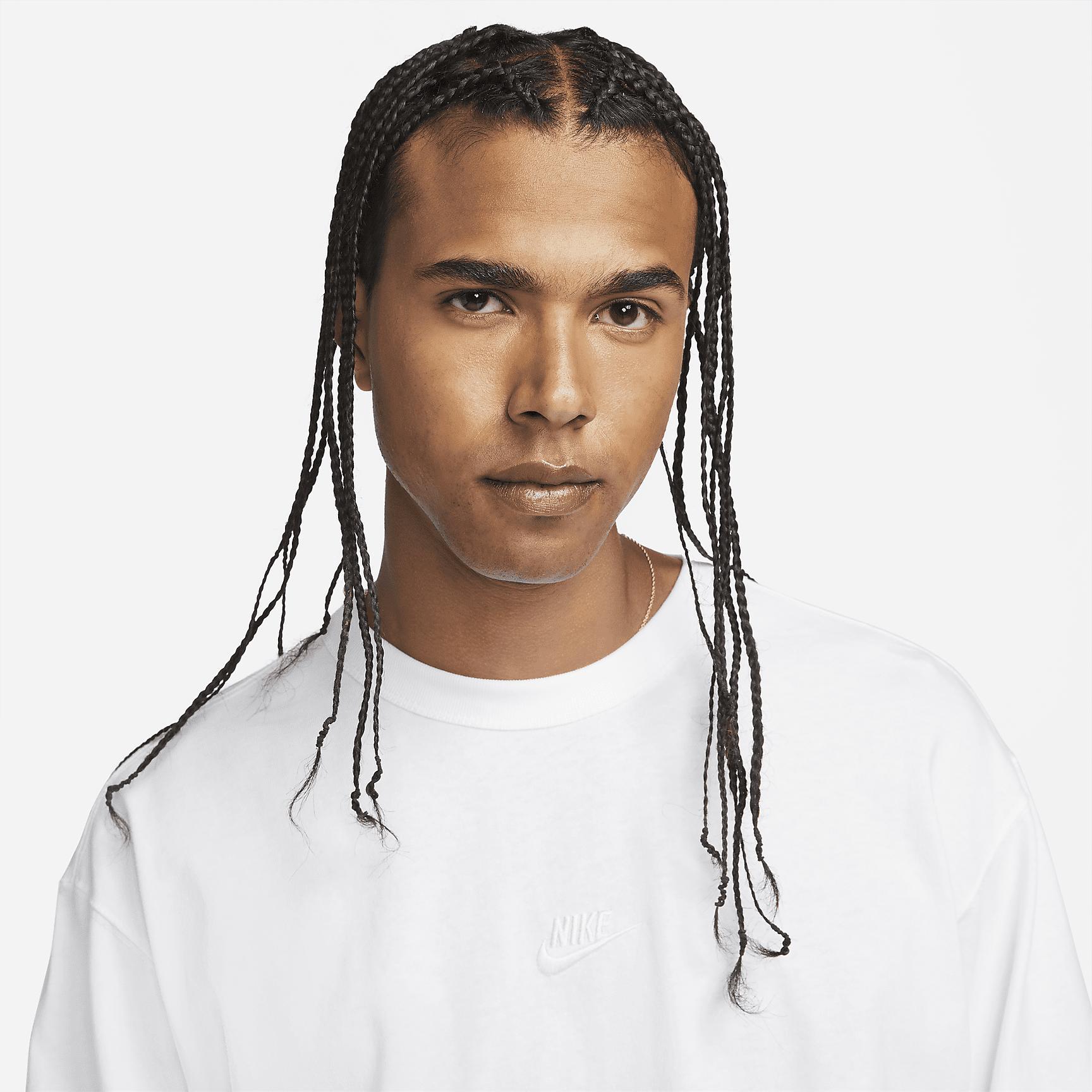 Men's Nike Sportswear Premium Essentials Long-Sleeve T-Shirt Product Image