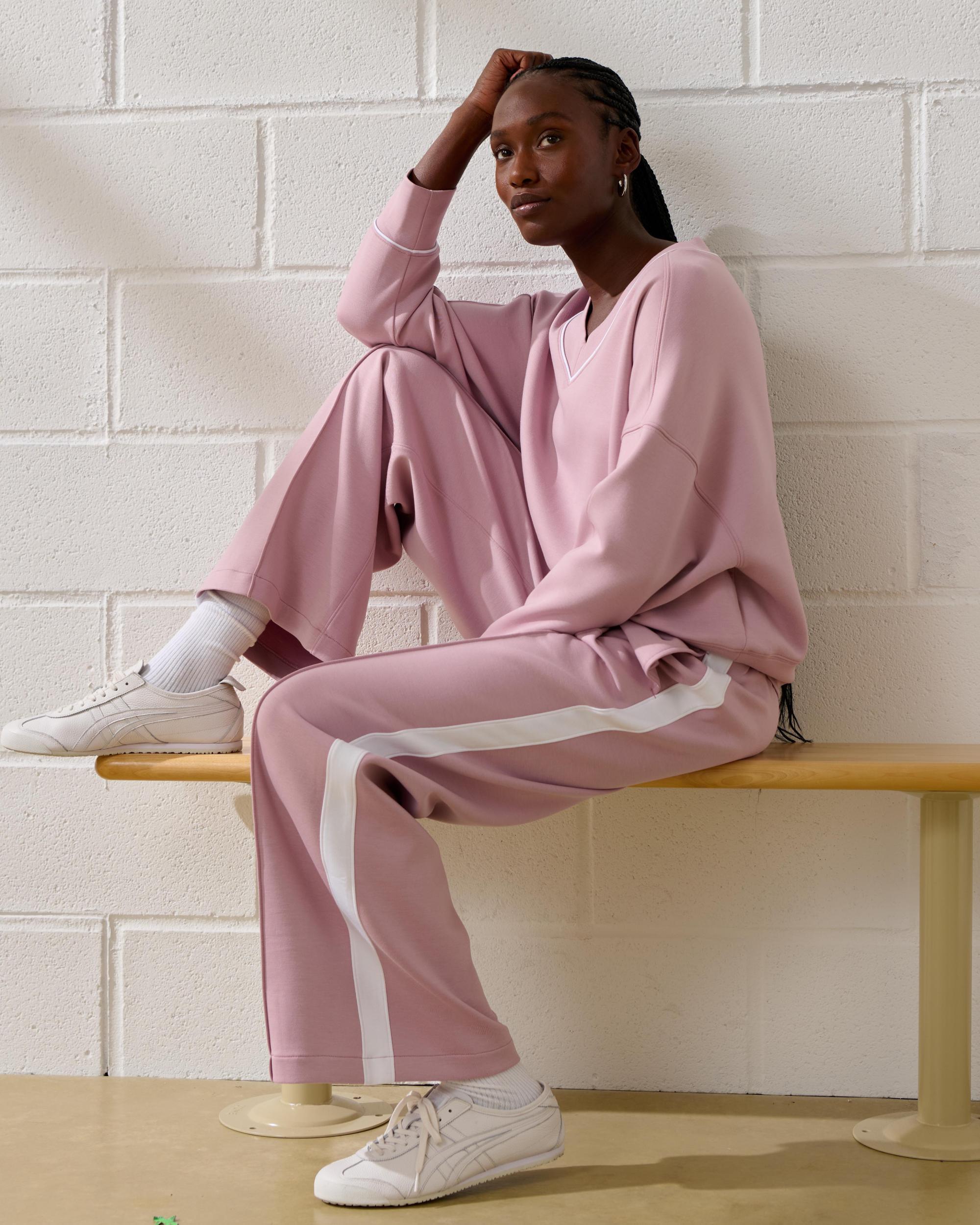 YPB neoKNIT V-Neck Product Image