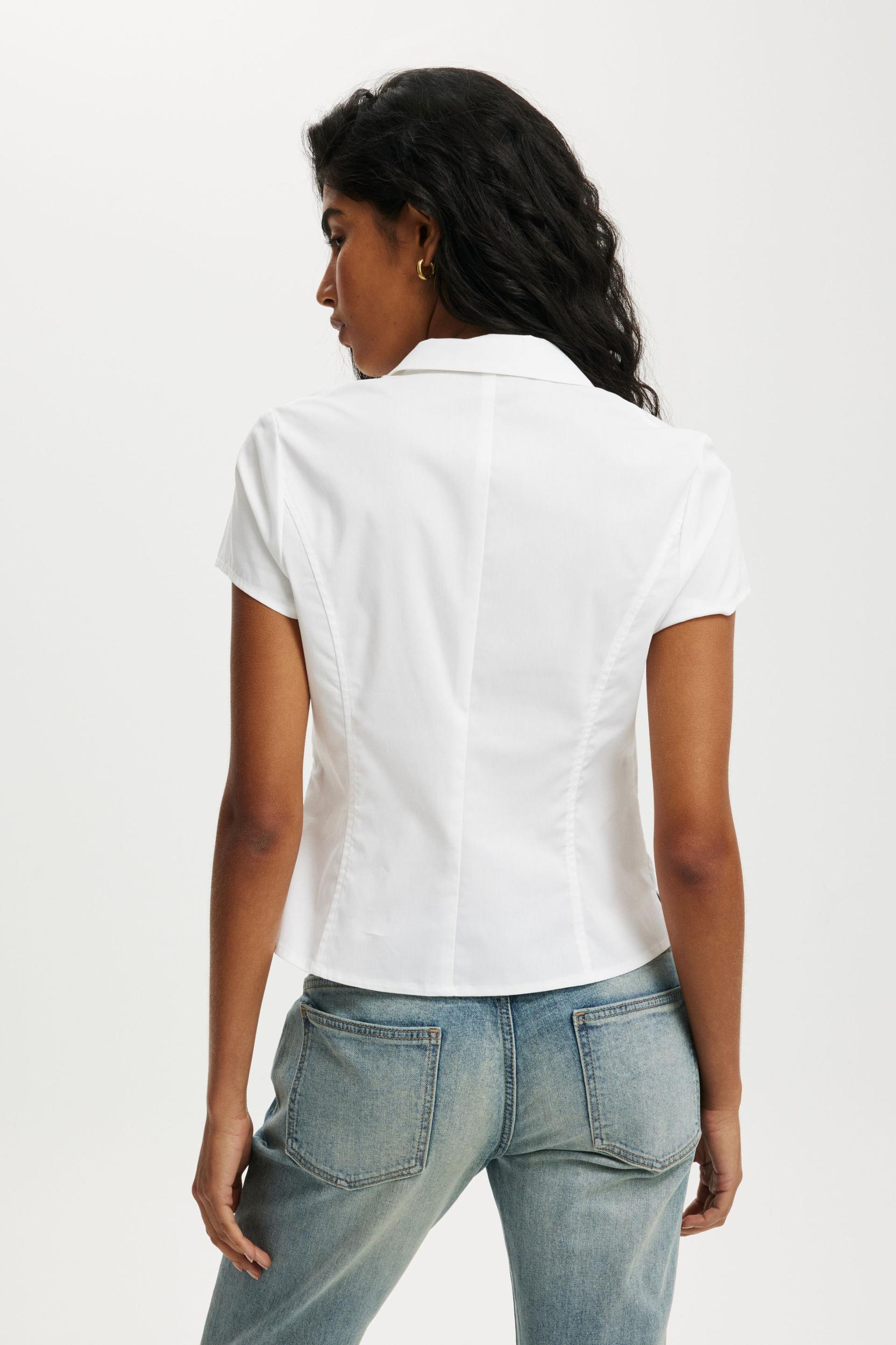 Short Sleeve Fitted Shirt Product Image