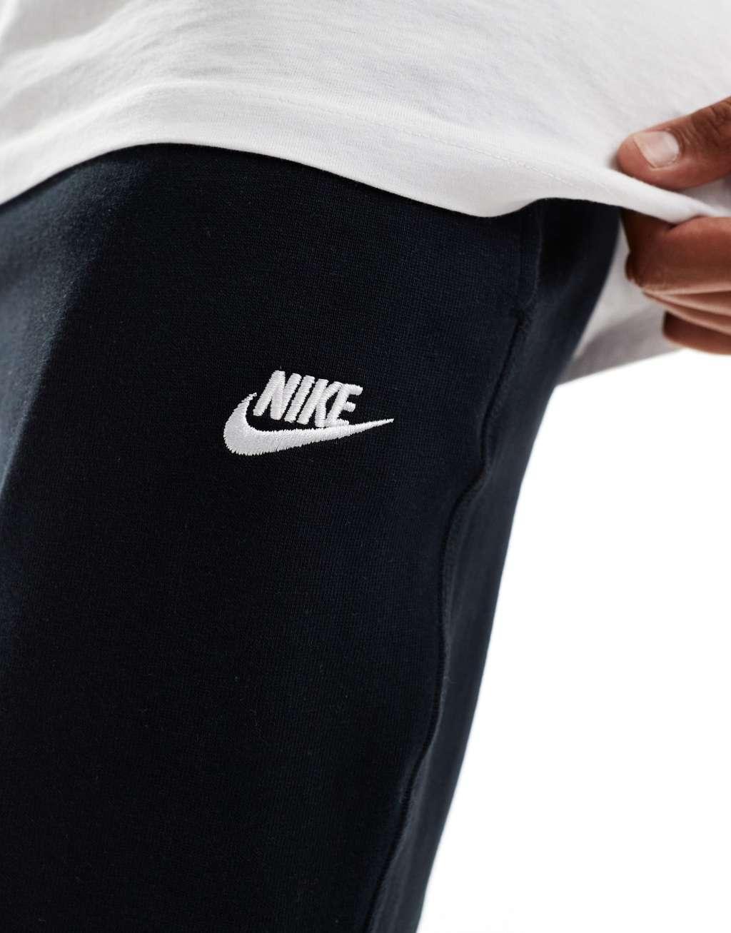 Nike Club Knit sweatpants in black Product Image
