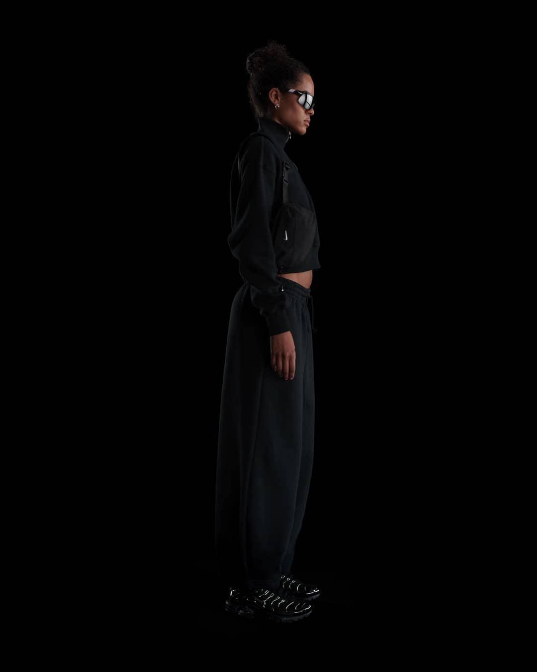 Nike Sportswear Phoenix Fleece Women's Mid-Rise Oversized Tapered Pants Product Image