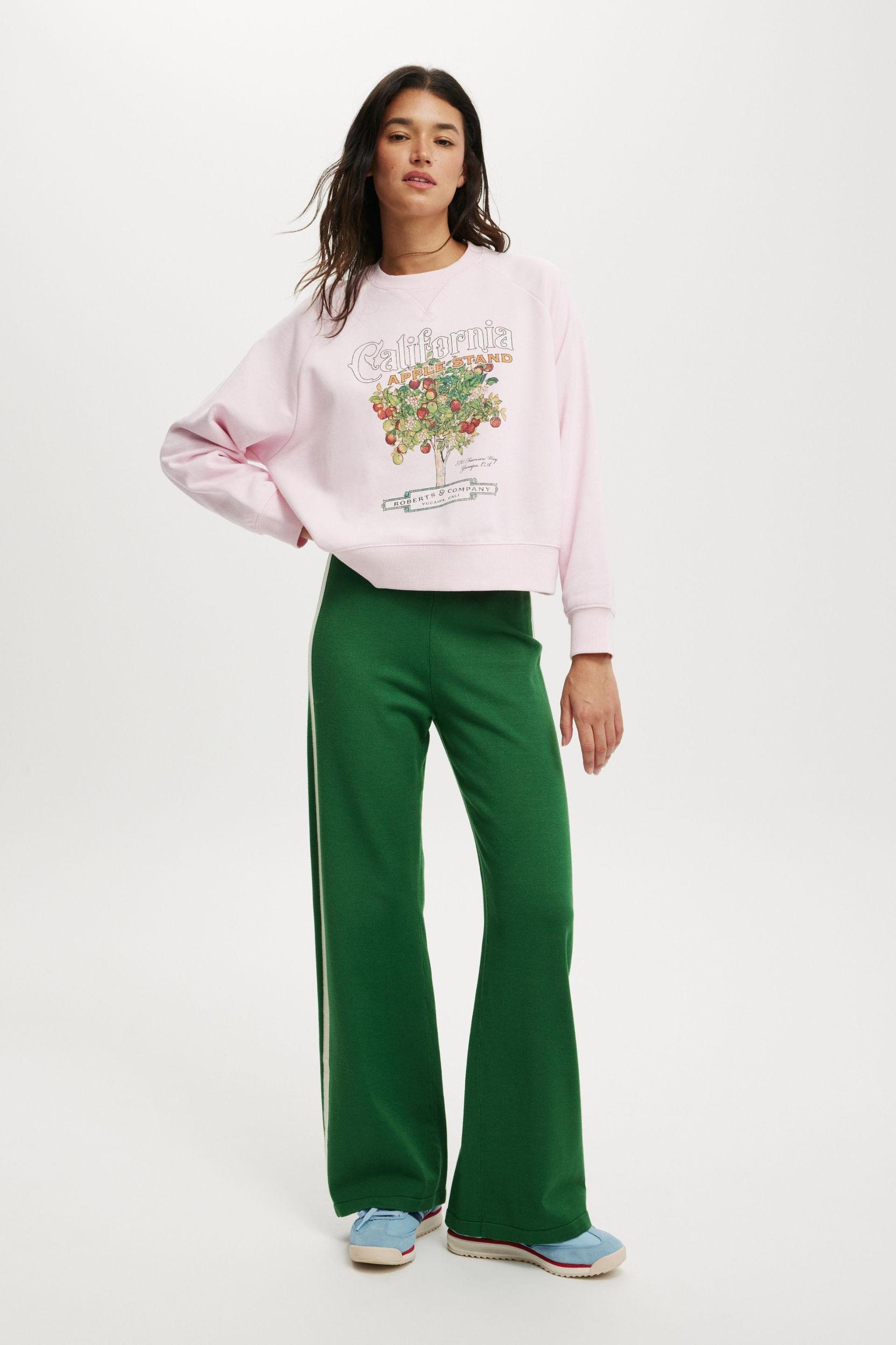 Classic Fleece Graphic Raglan Crew Sweatshirt Product Image