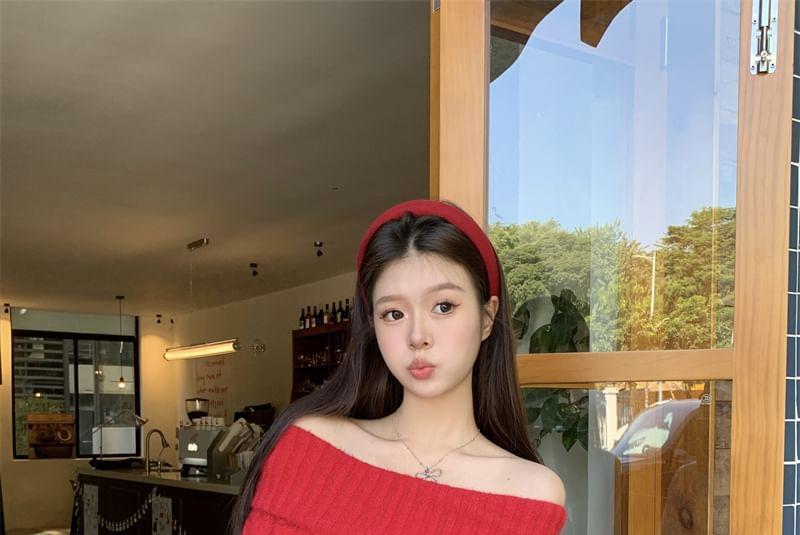 Off Shoulder Plain Cable Knit Sweater Product Image