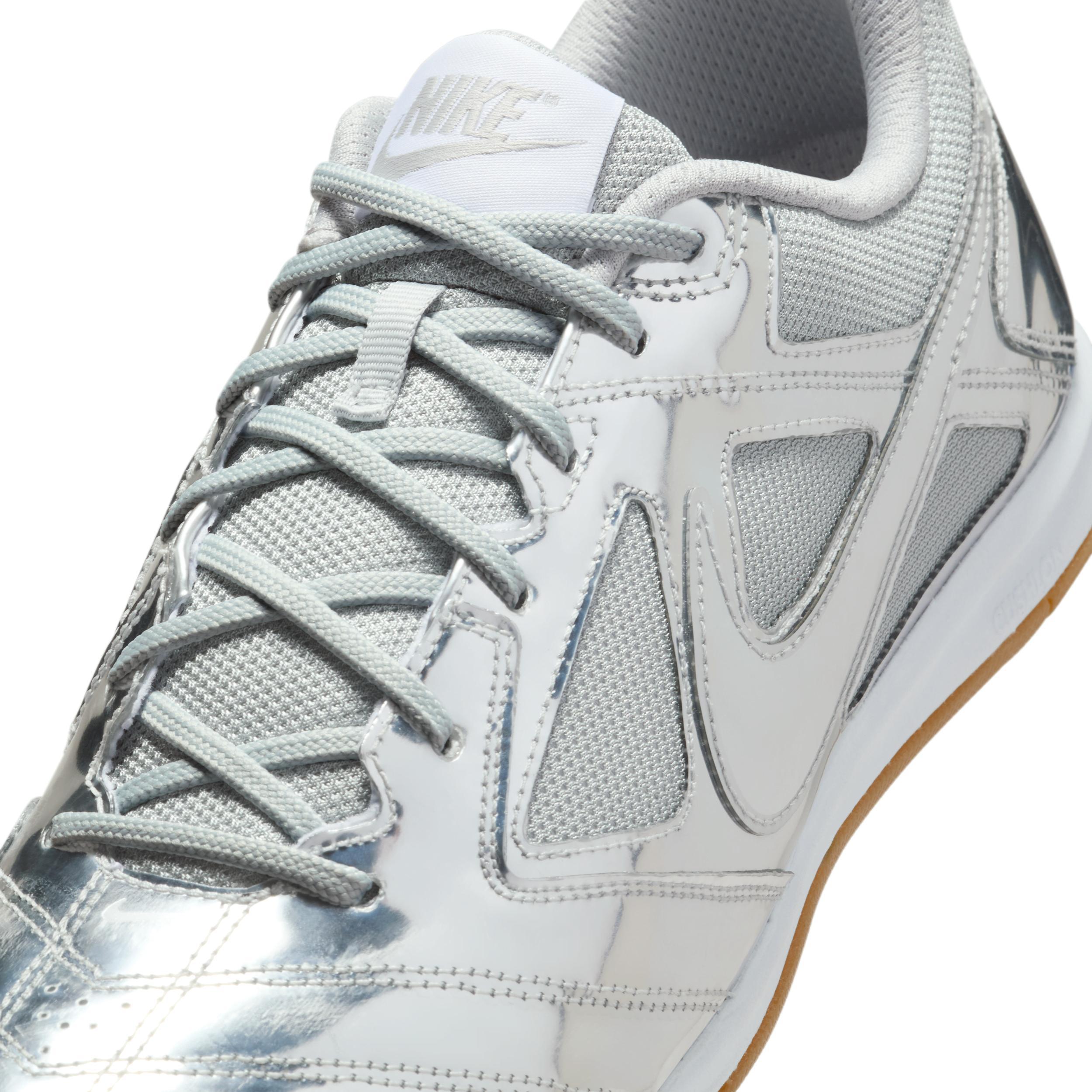 Nike Men's Gato LV8 Shoes Product Image