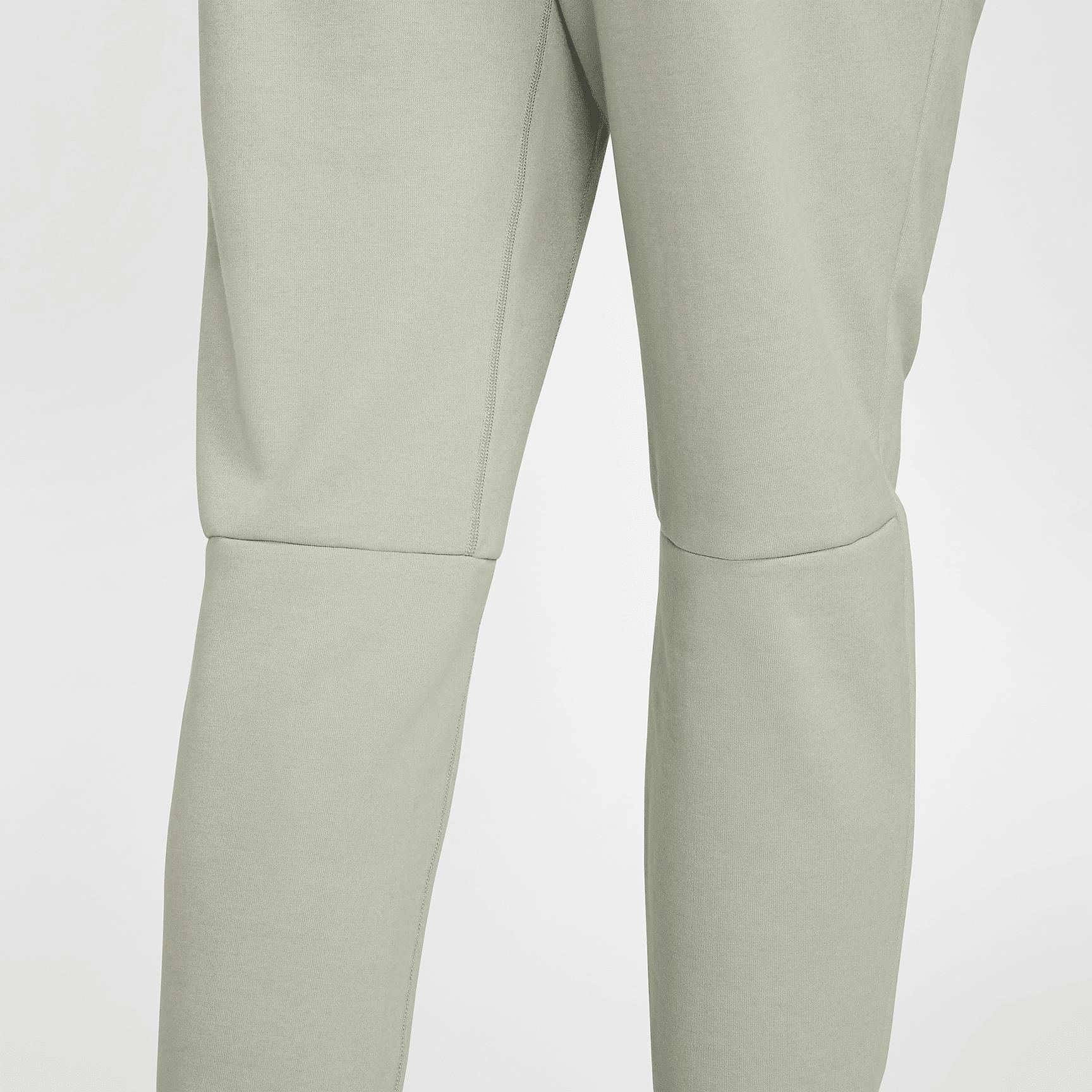 Nike Men's Primary Fleece Dri-FIT UV Tapered Performance Pants Product Image