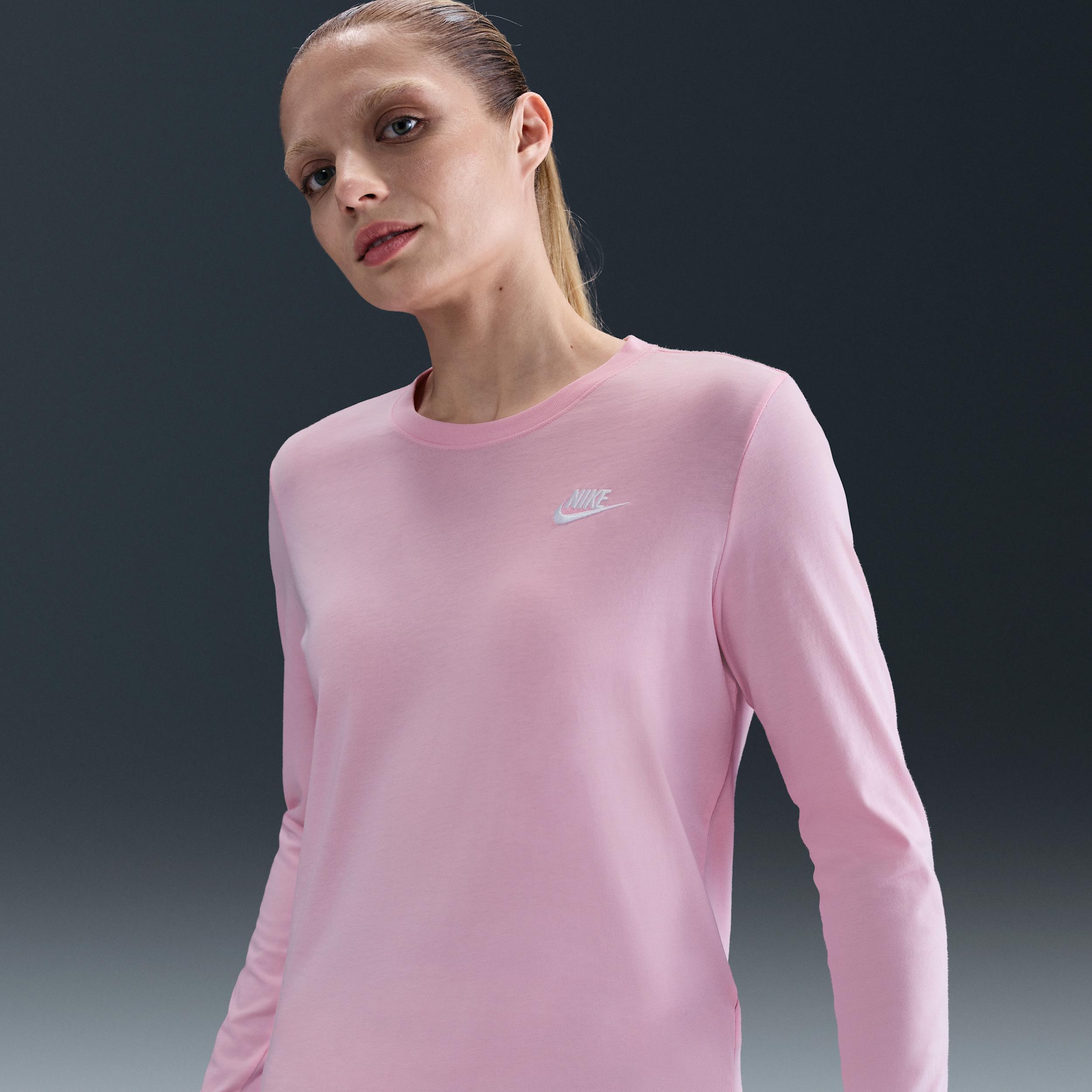 Nike Sportswear Club Women's Long-Sleeve T-Shirt Product Image