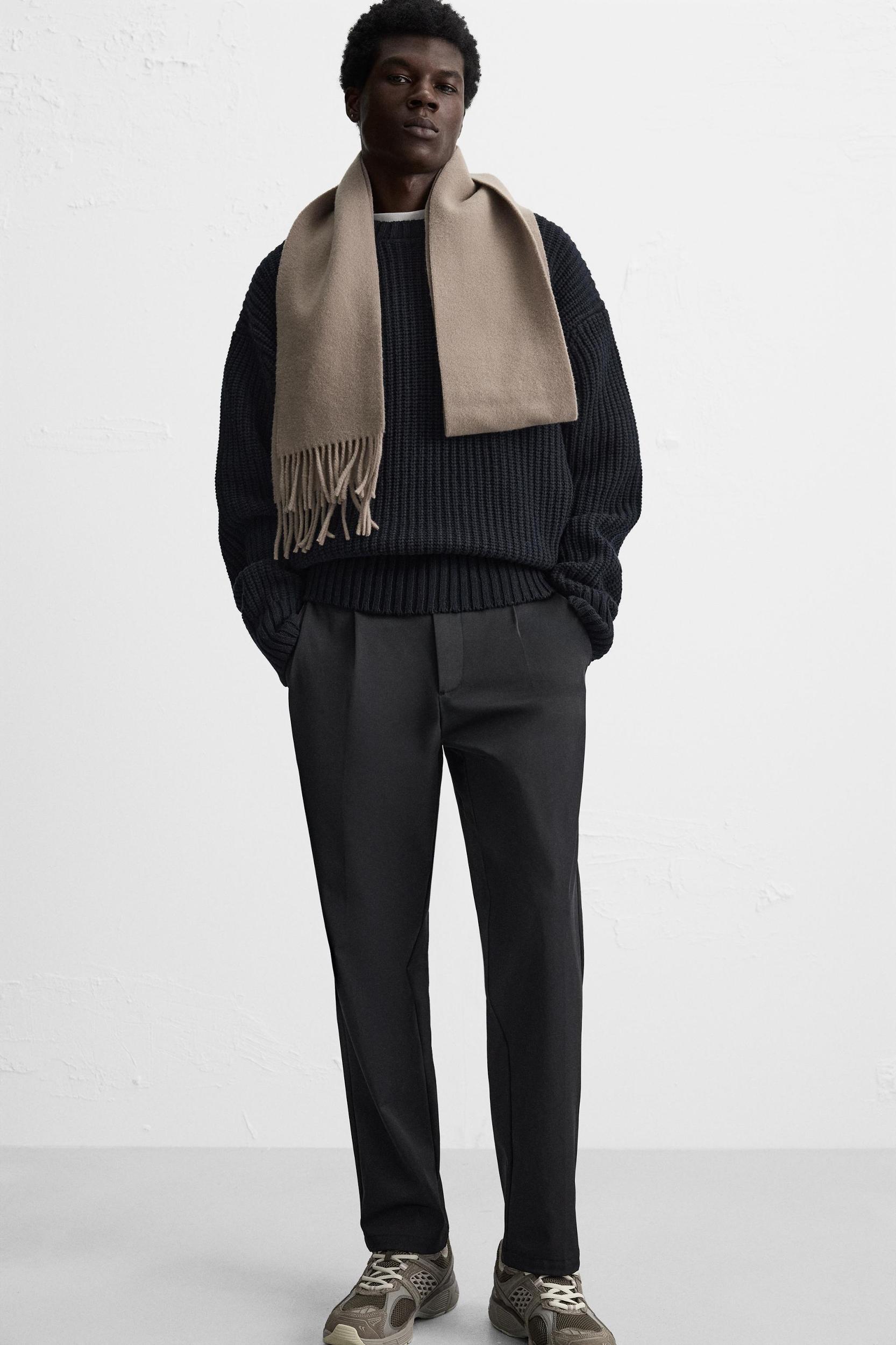 RELAXED FIT PLEATED PANTS Product Image