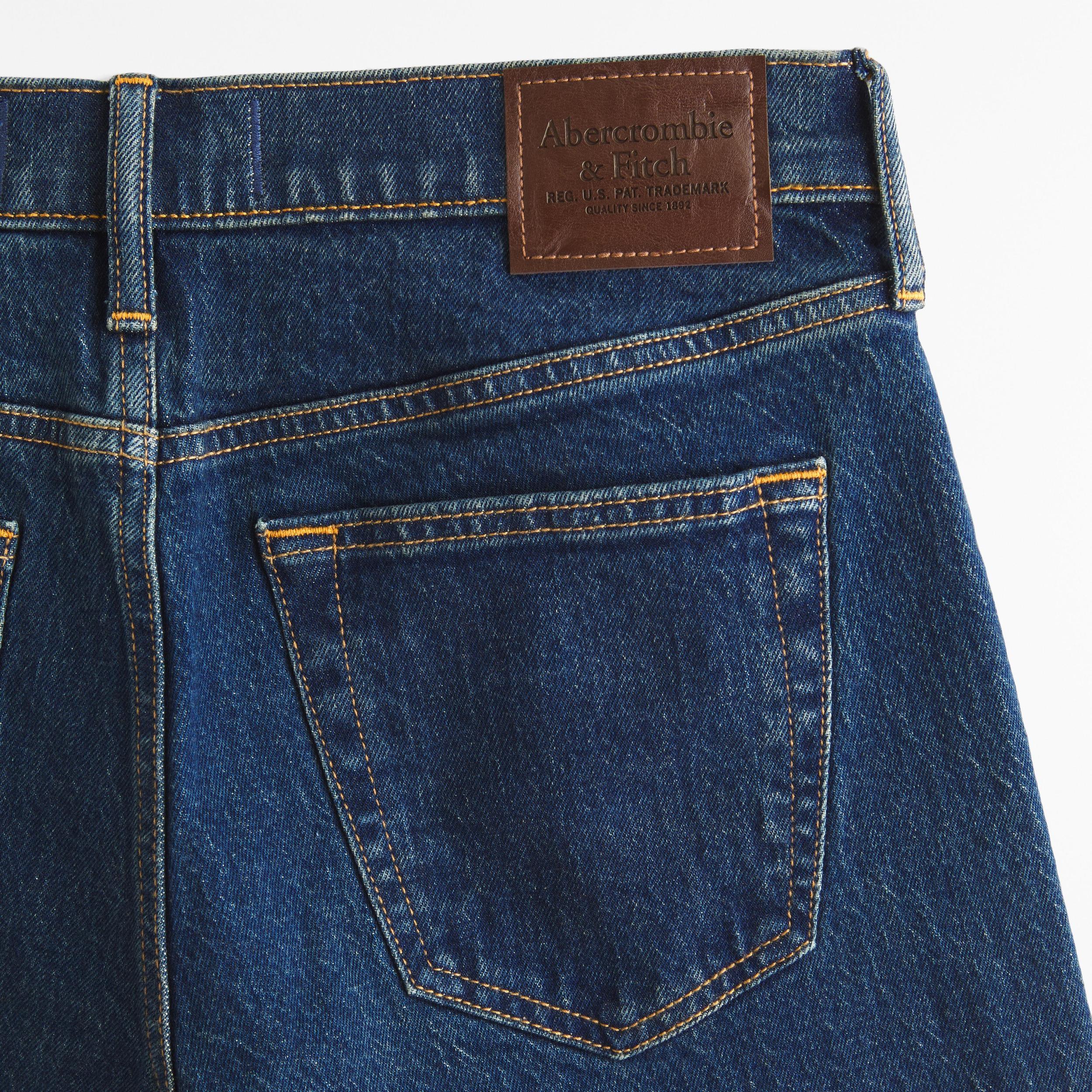 90s Straight Jean Product Image
