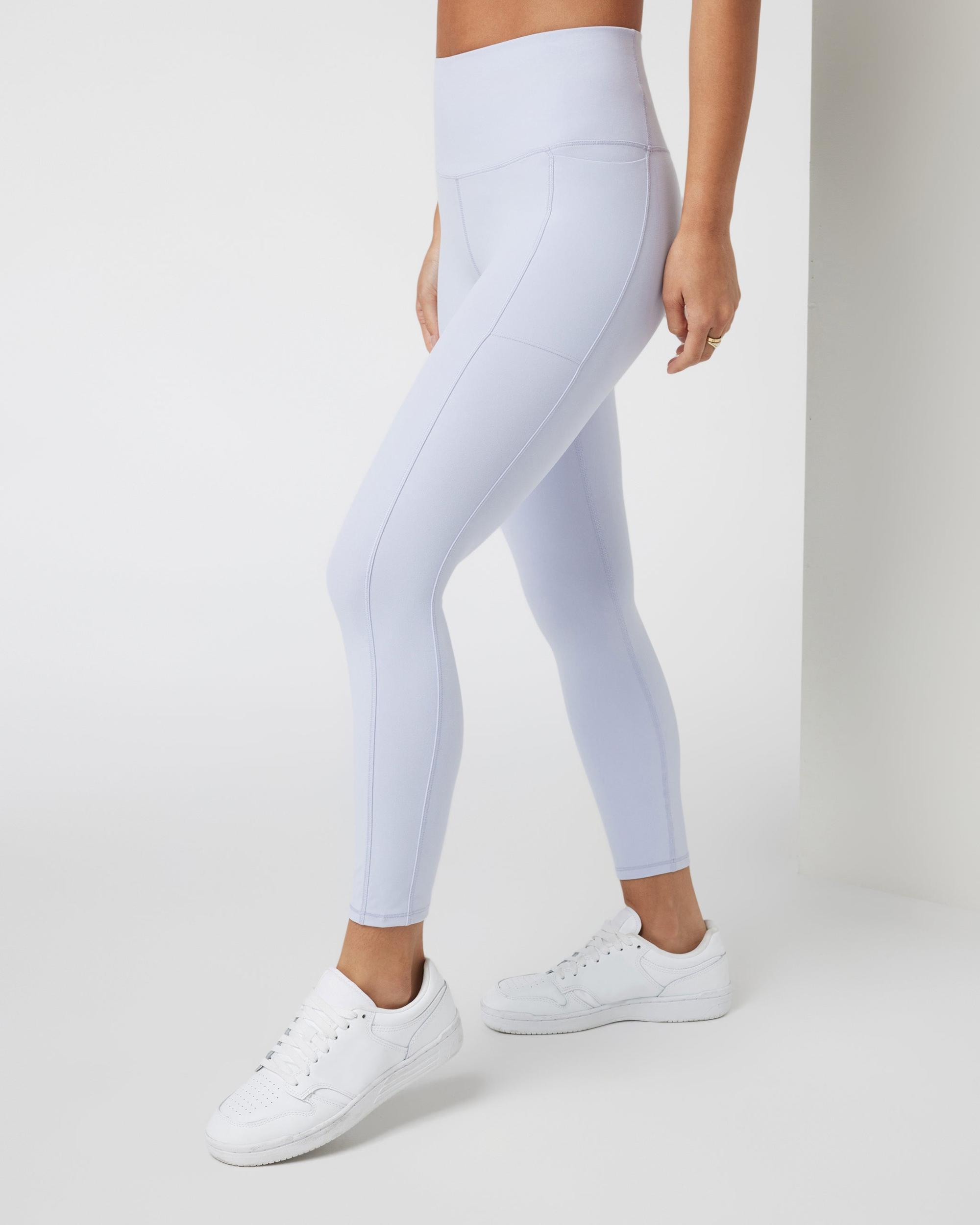 Studio Pocket Legging-Short Product Image