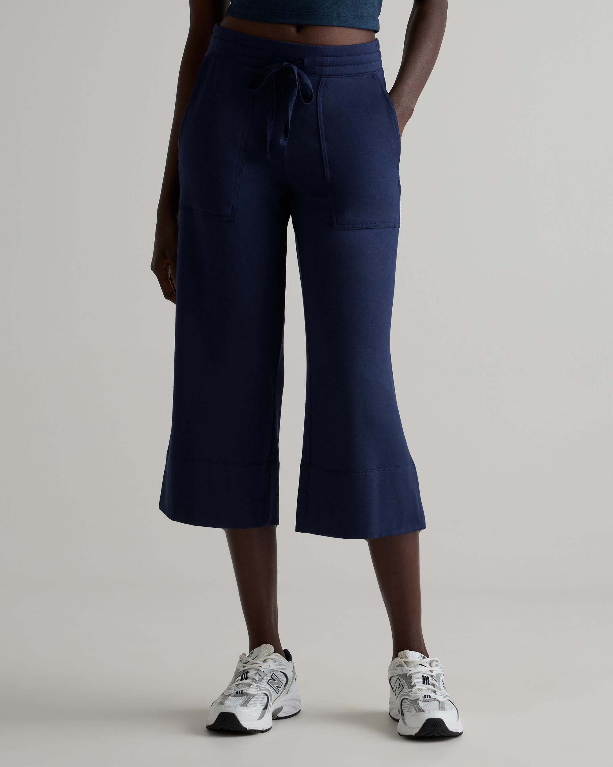 Quince | Women's Wide Leg Fleece SweatPants Supersoft Fleece Lounge Pants Capri, Size XS, Lenzing Modal Product Image