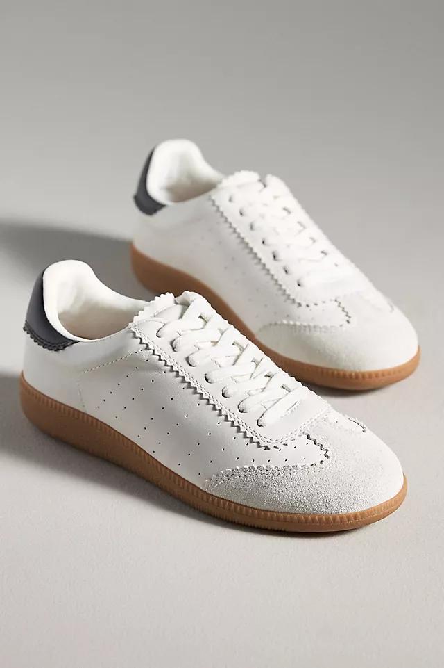 Silent D Simple Sneakers Product Image