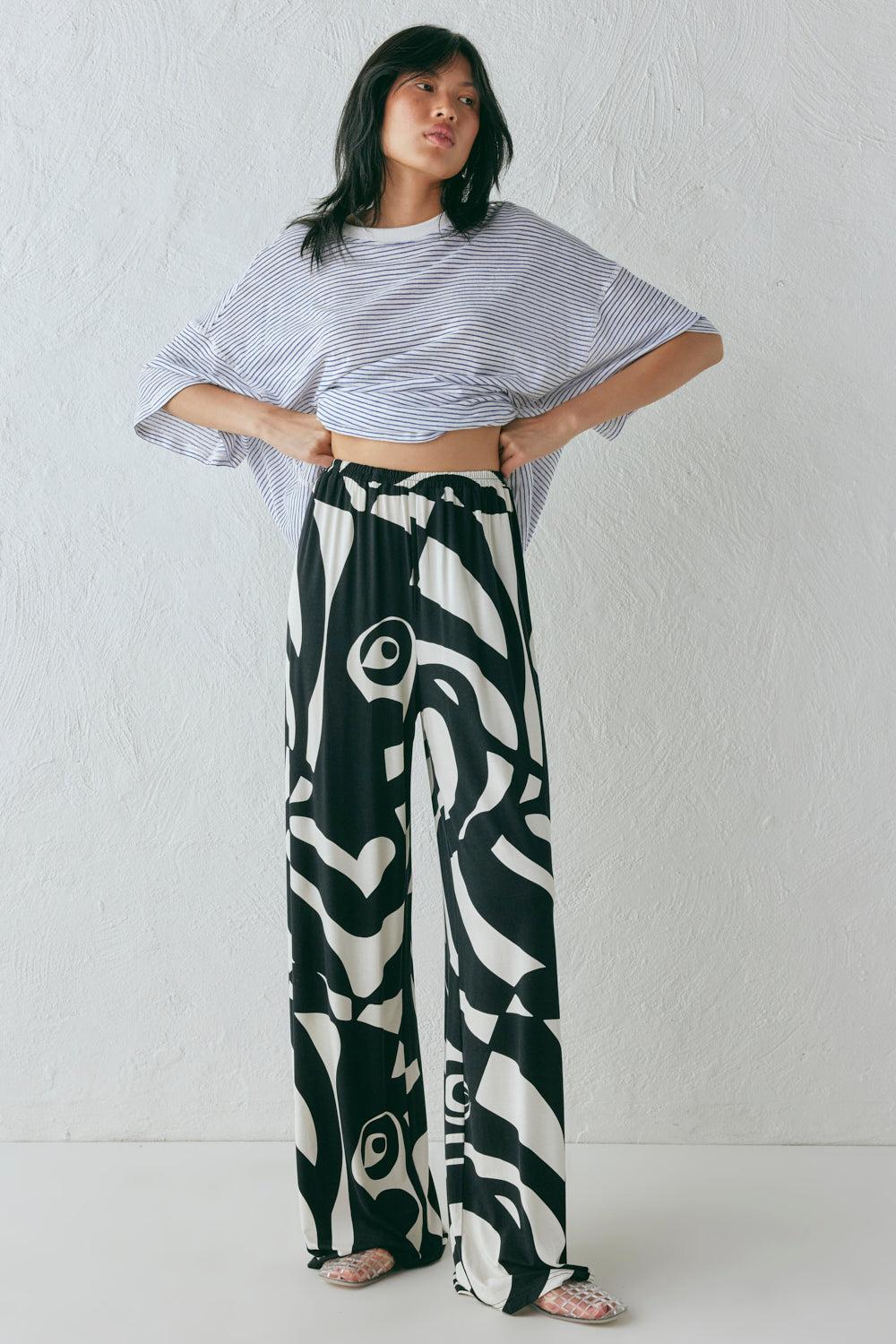 Tae Pants Ari Product Image