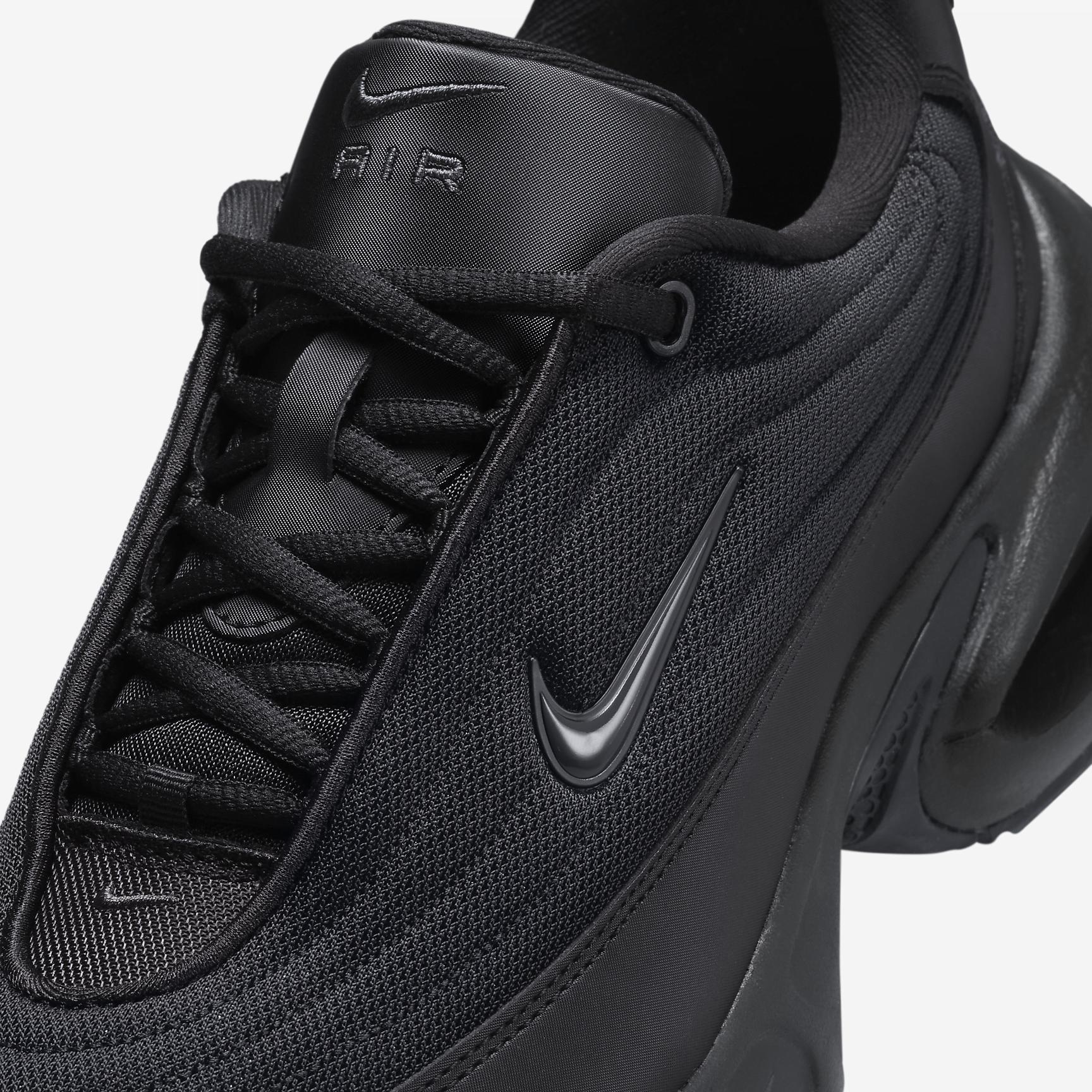 Nike Women's Air Max Portal Shoes Product Image