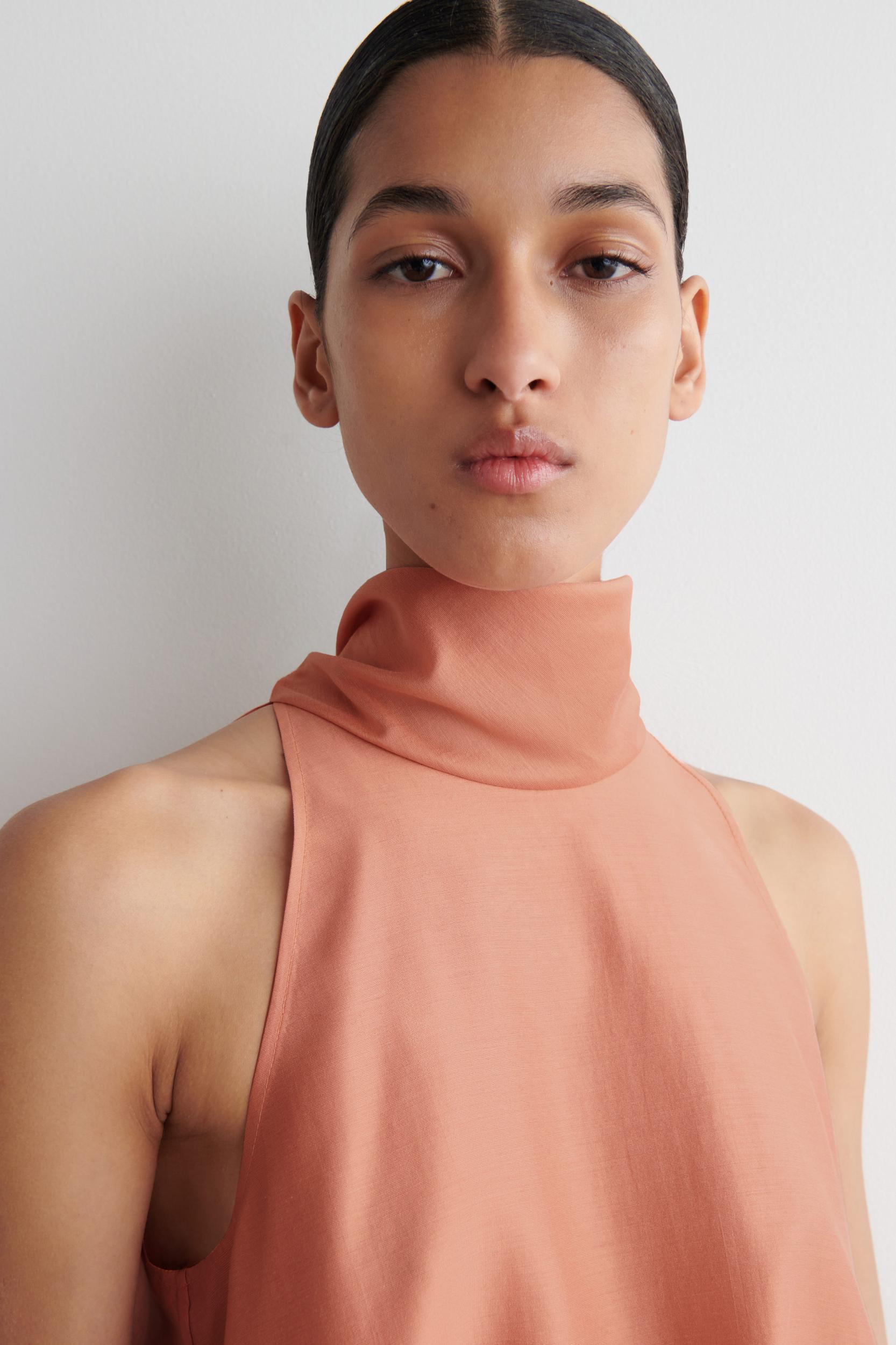 FLUID HALTERNECK TOP Product Image
