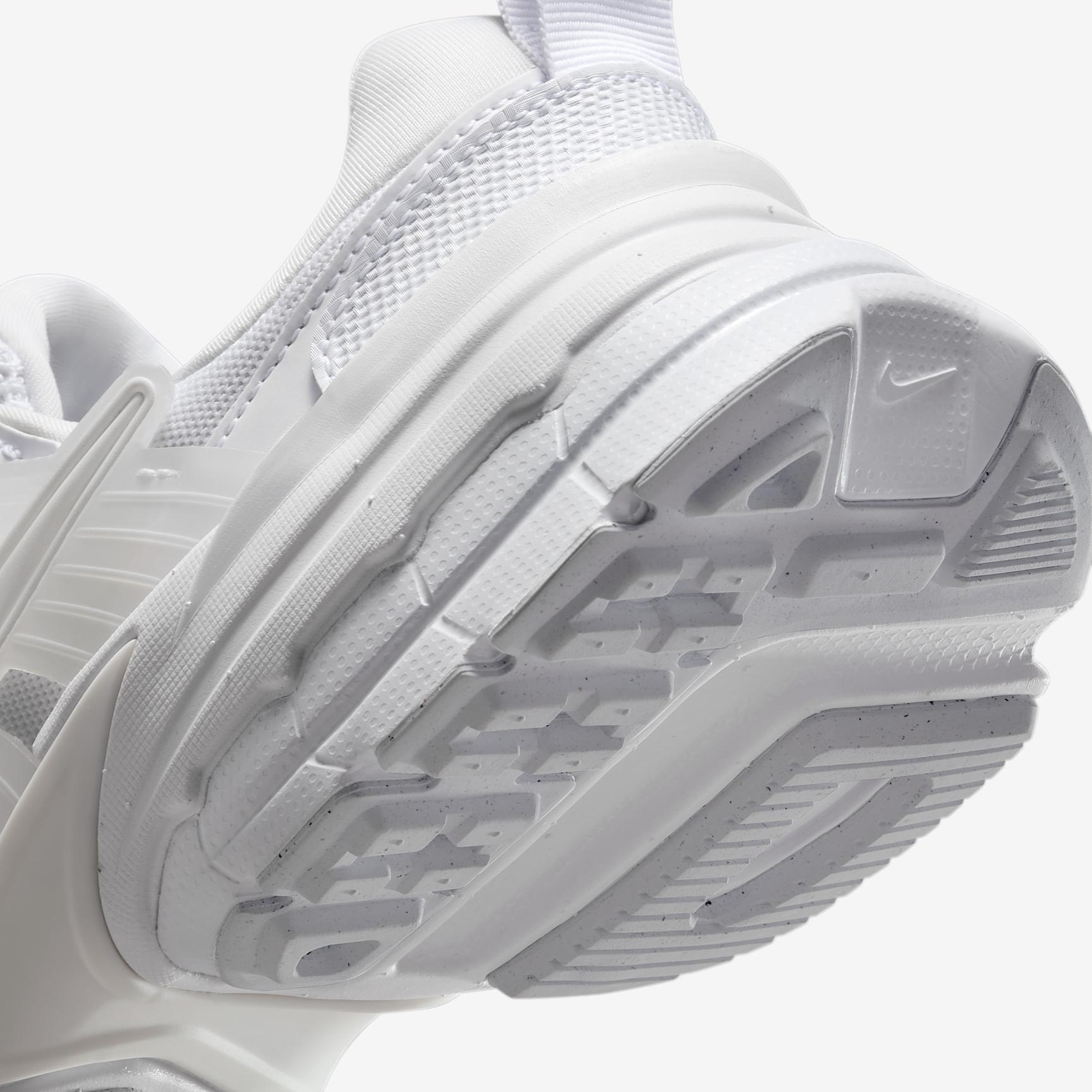 Nike Women's V2K Run Shoes Product Image