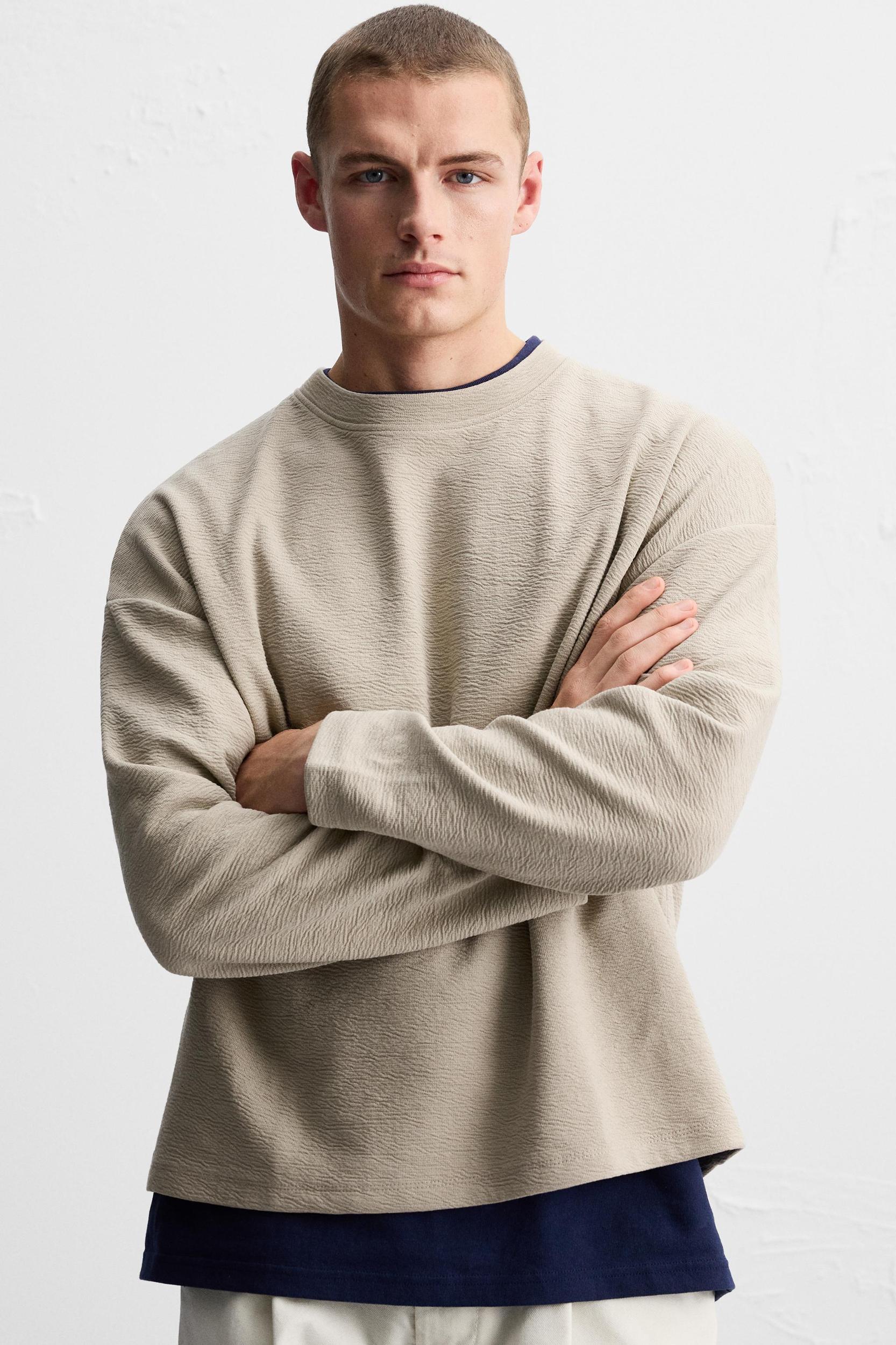 RAISED JACQUARD SWEATSHIRT Product Image