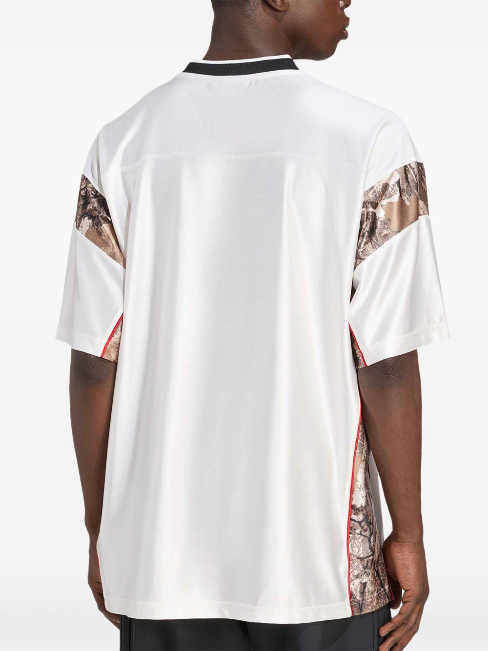 camouflage-panel T-shirt Product Image