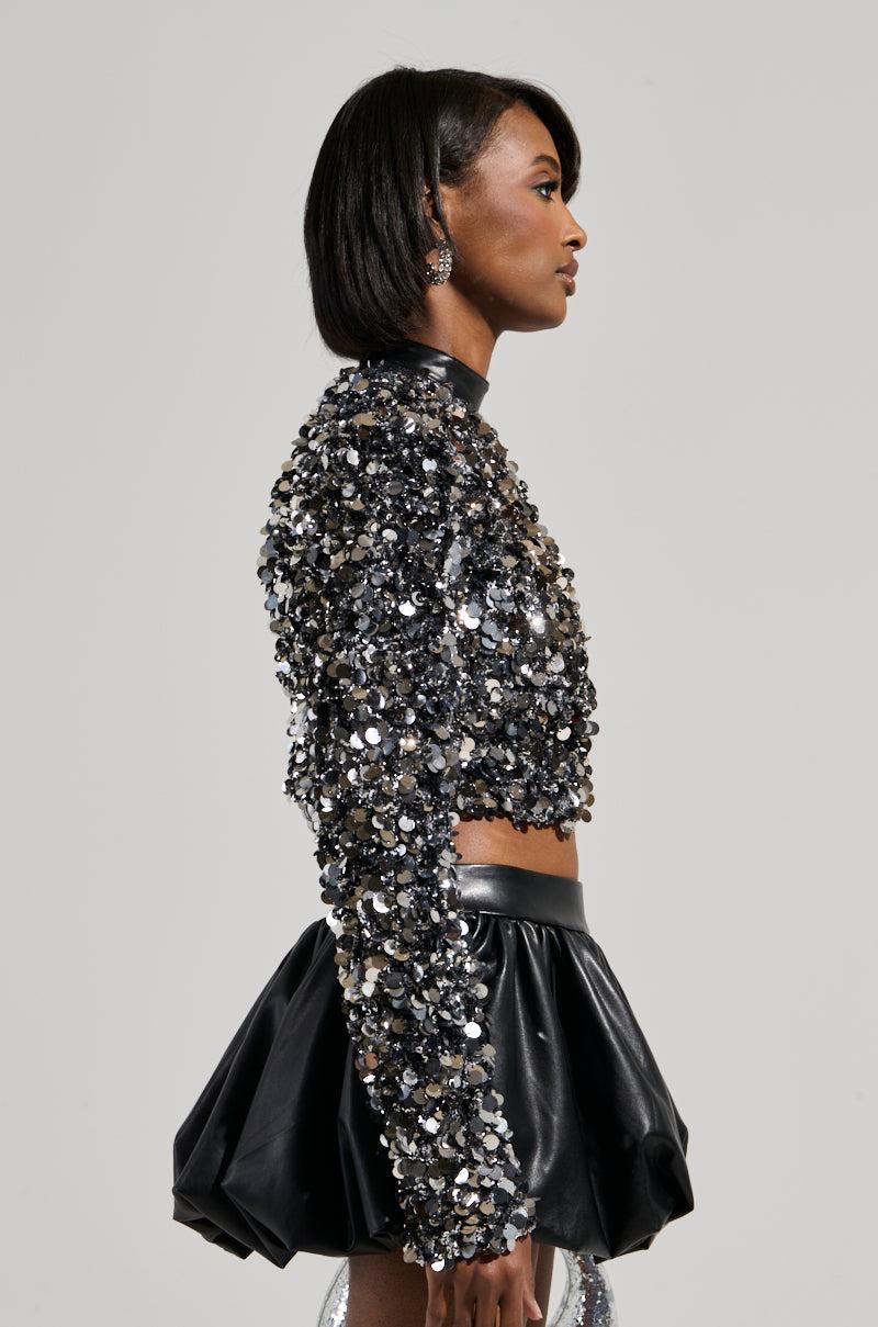 NEO ONE SLEEVED BUCKLE TOP Product Image