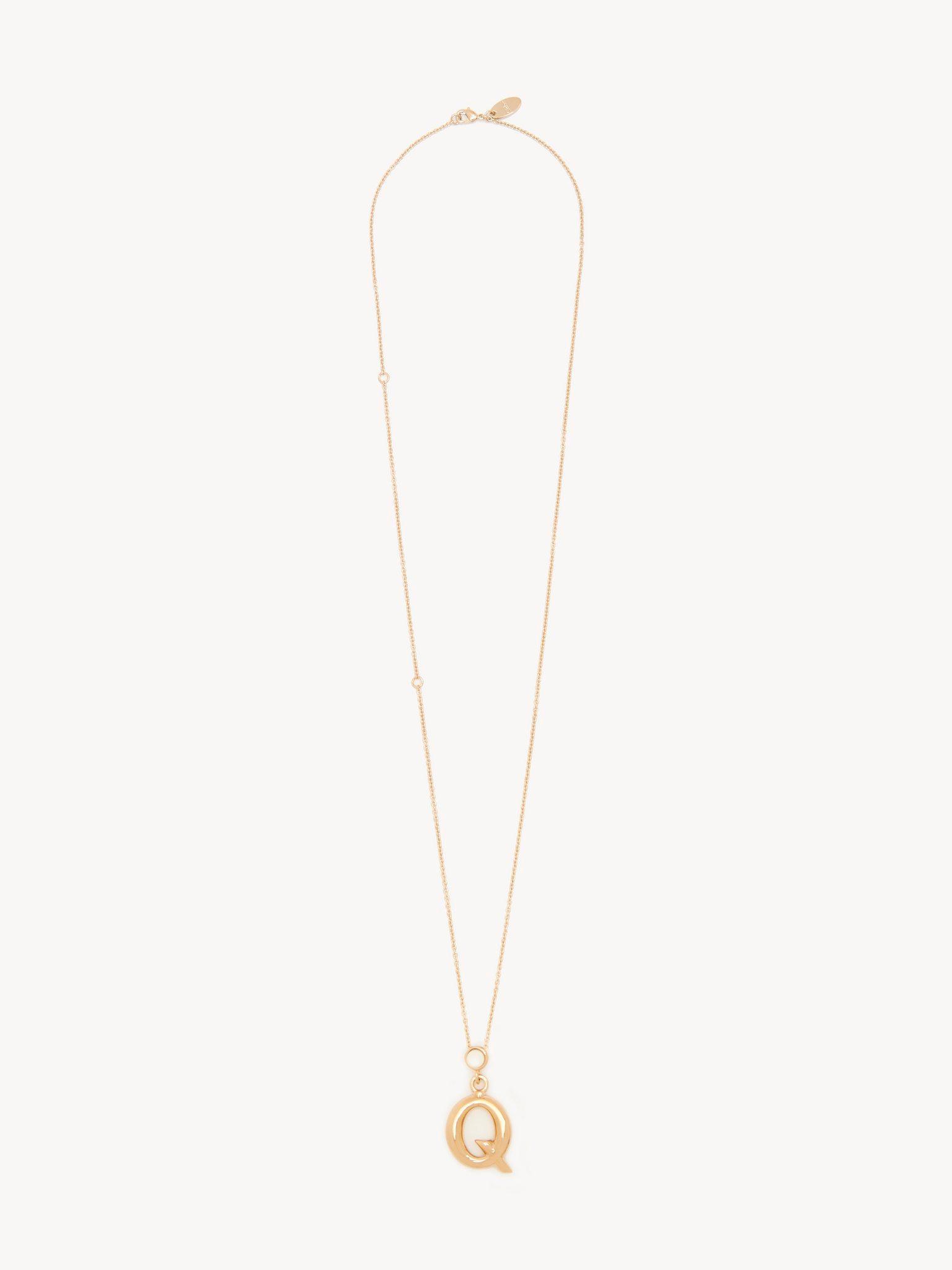 Alphabet necklace with pendant Q Product Image
