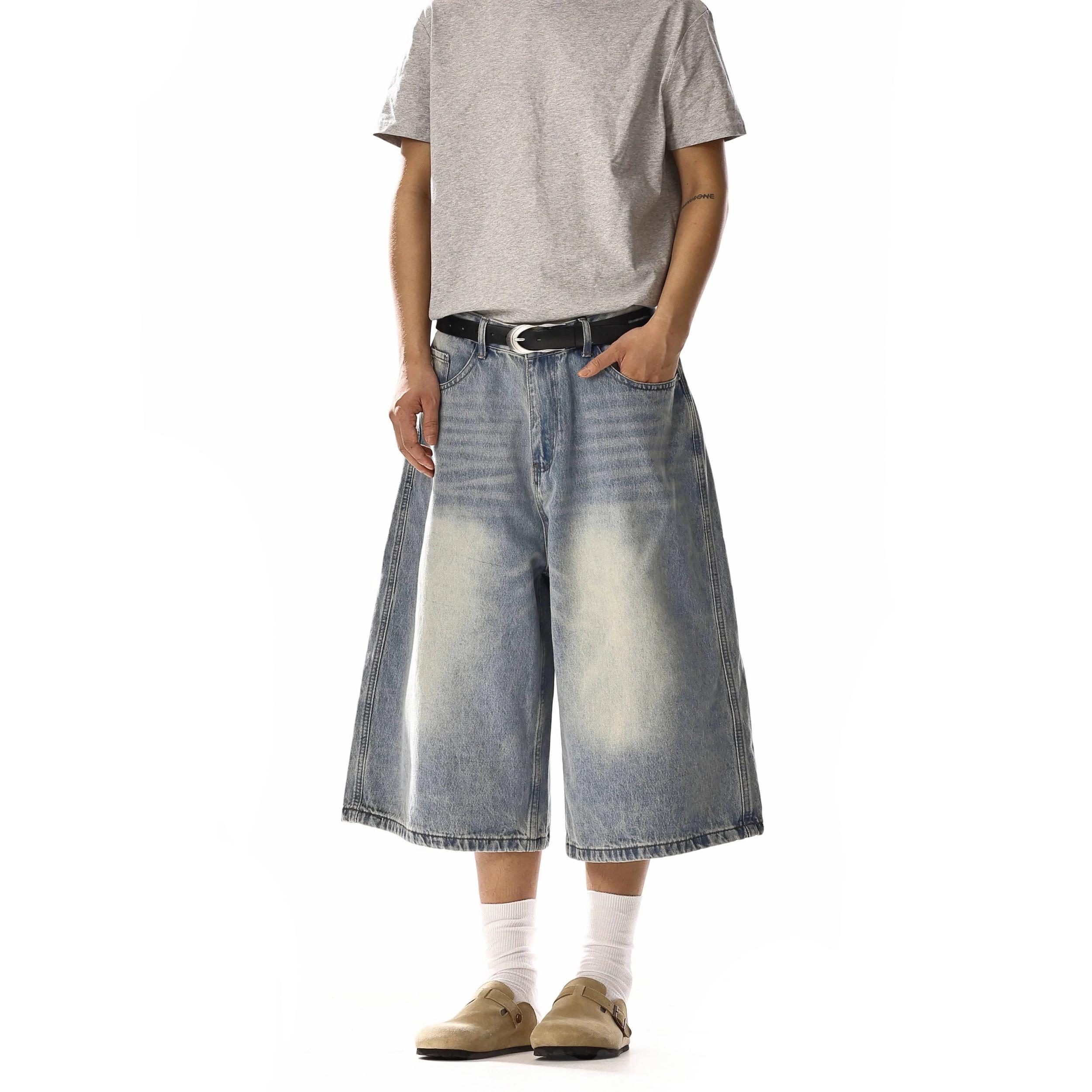 RT No. 18245 WHISKER WASH DENIM SHORTS Product Image