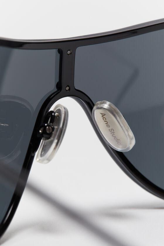 Metal frame sunglasses Product Image