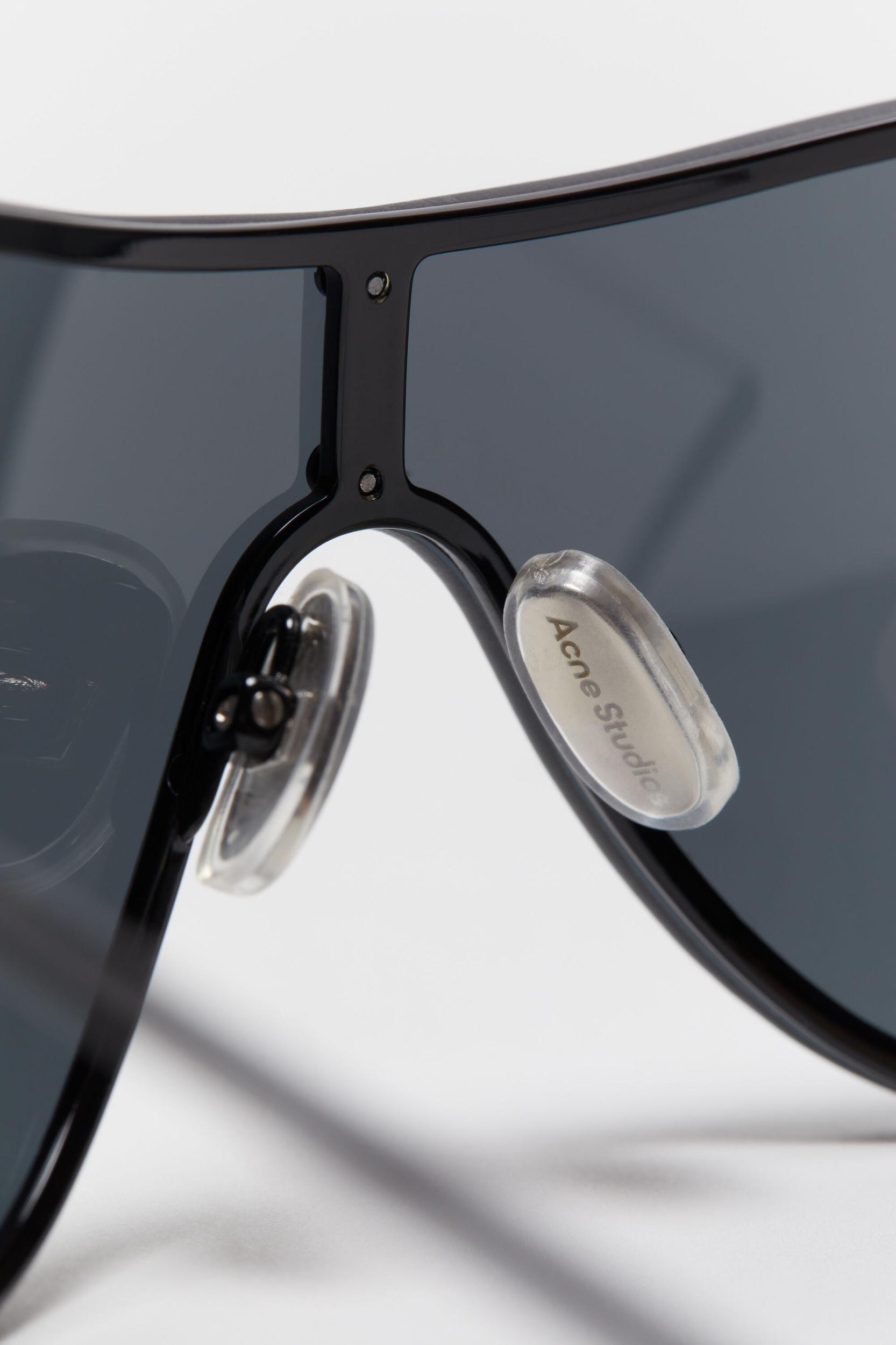 Metal frame sunglasses Product Image