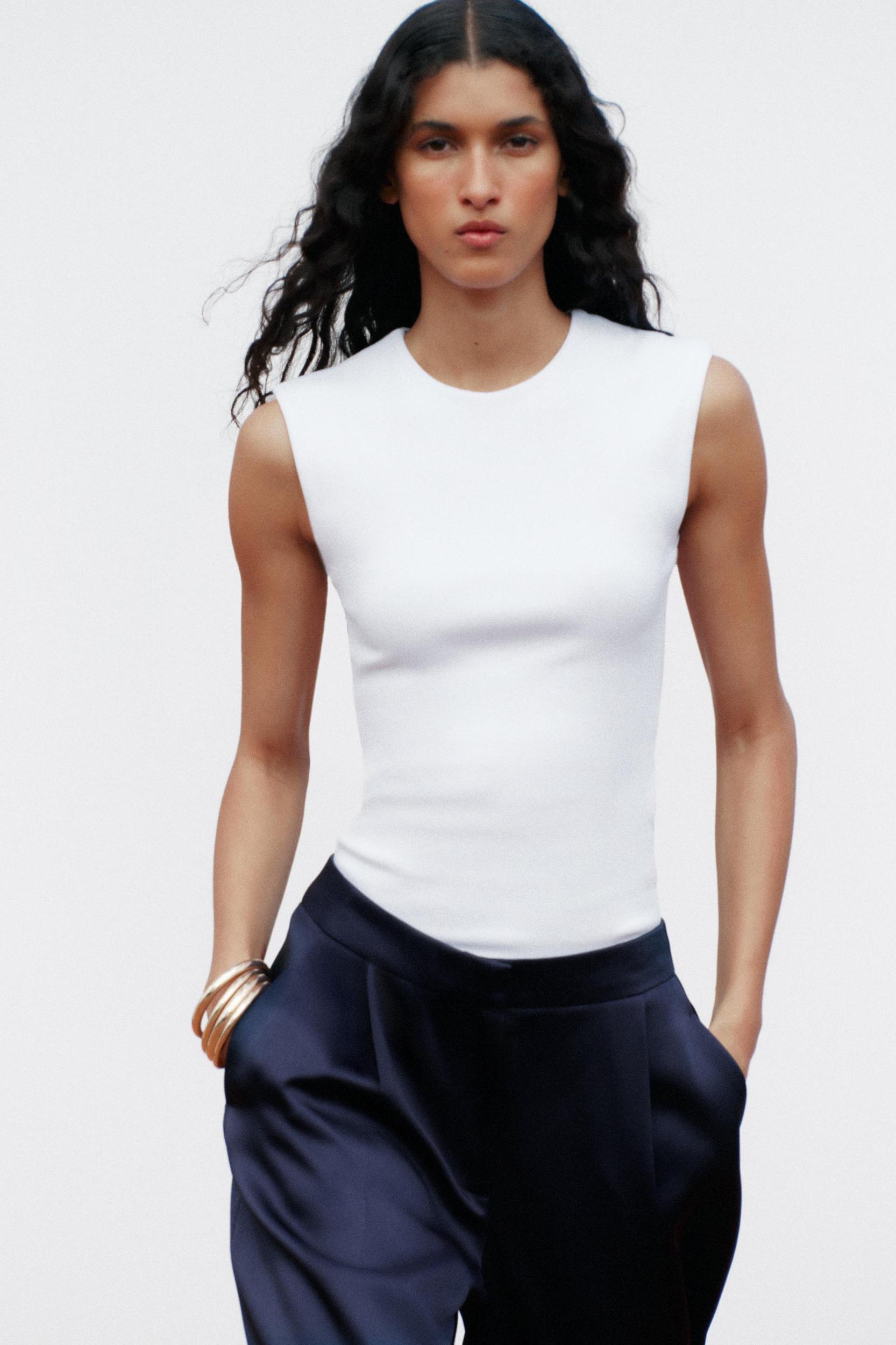TANK TOP Product Image