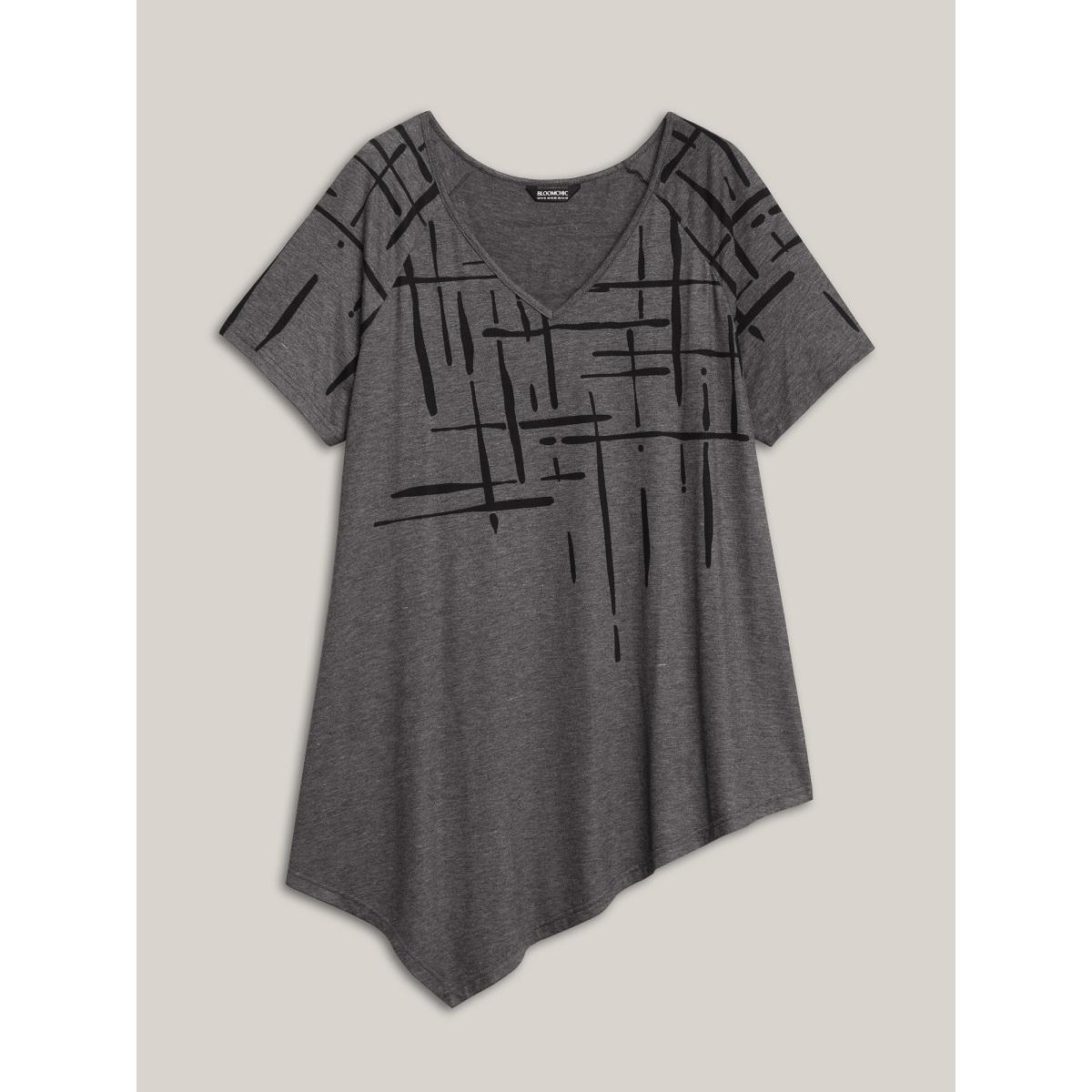 Plus Size Geometric Print V-Neck Hi-Low Hem T-Shirt DarkGray Women Casual Asymmetrical V-neck Loose Everyday T-shirts BloomChic 18-20/2X Product Image