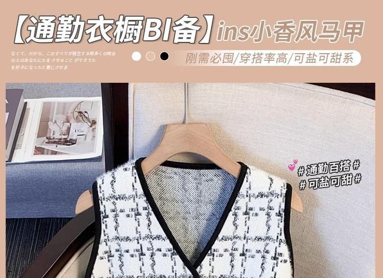 V-Neck Plaid Contrast Trim Button-Up Sweater Vest Product Image