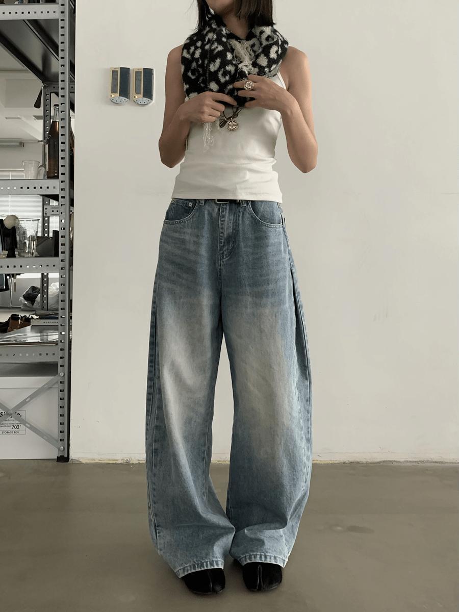 RT No. 18877 WASHED BLUE DENIM STRAIGHT JEANS Product Image