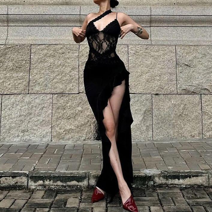 Sleeveless Asymmetrical Lace Bodycon Dress Product Image