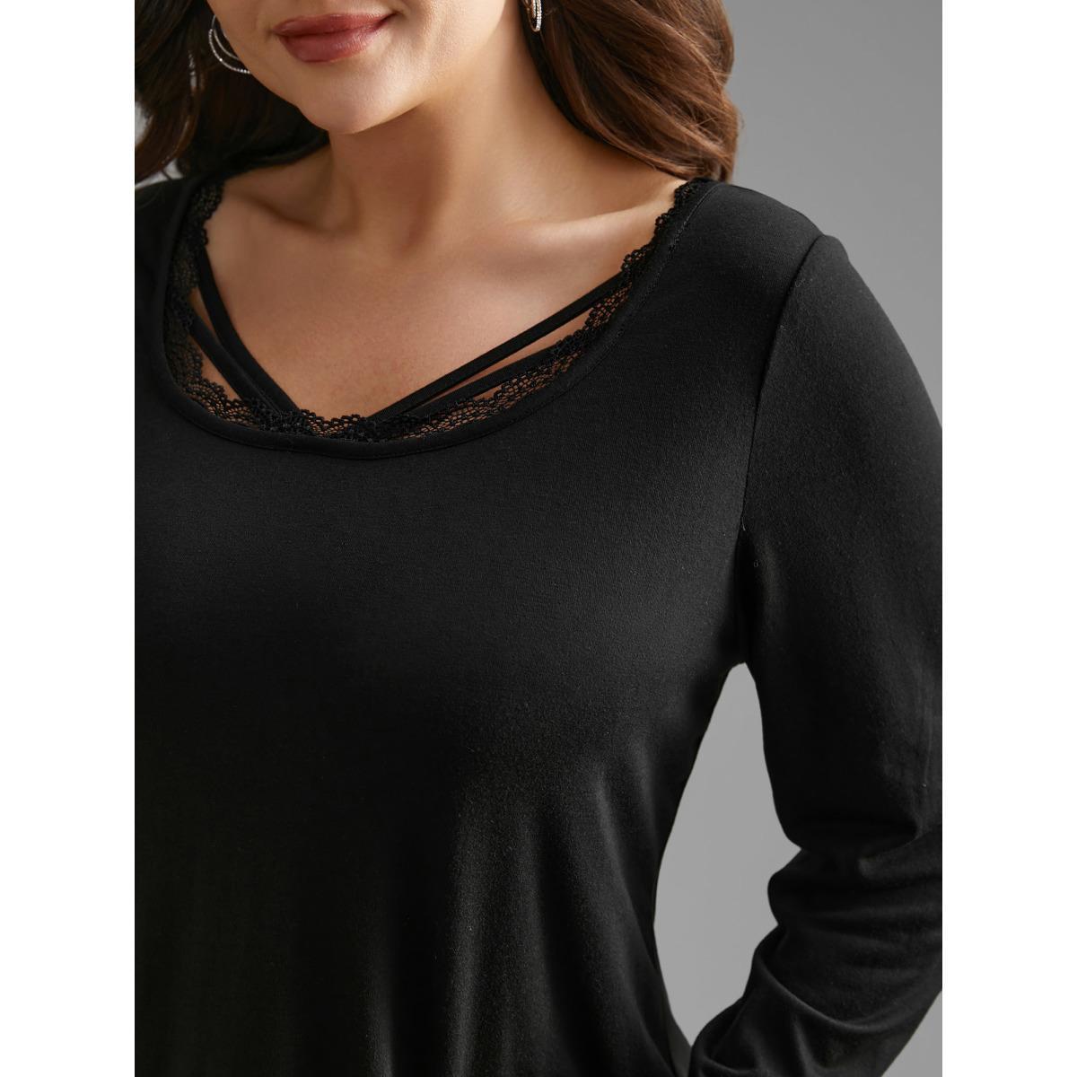Plus Size Plain Lace Patchwork Crisscross T-shirt Black Women Casual Patchwork U-neck Everyday T-shirts BloomChic 28/5X Product Image