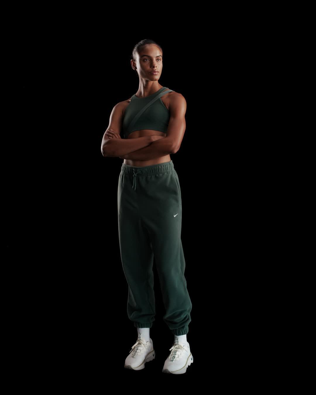 Nike Therma-FIT One Women's Loose Fleece Pants Product Image