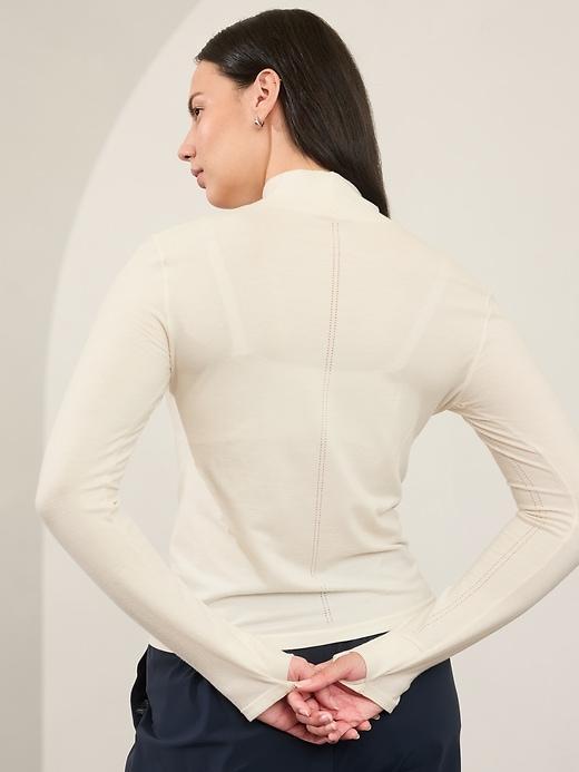 Ascent Seamless Turtleneck Product Image
