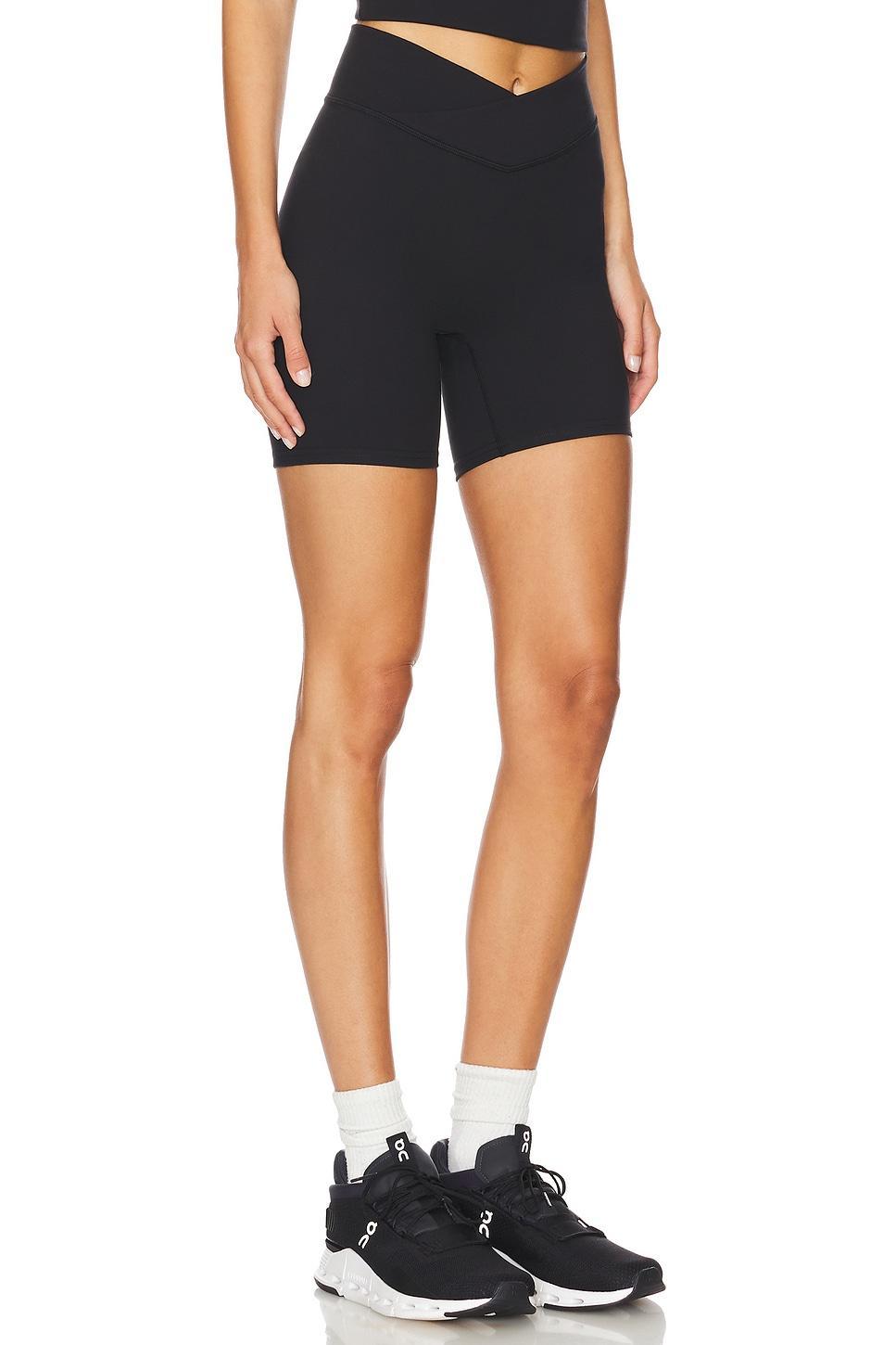 The V Short 437 Product Image