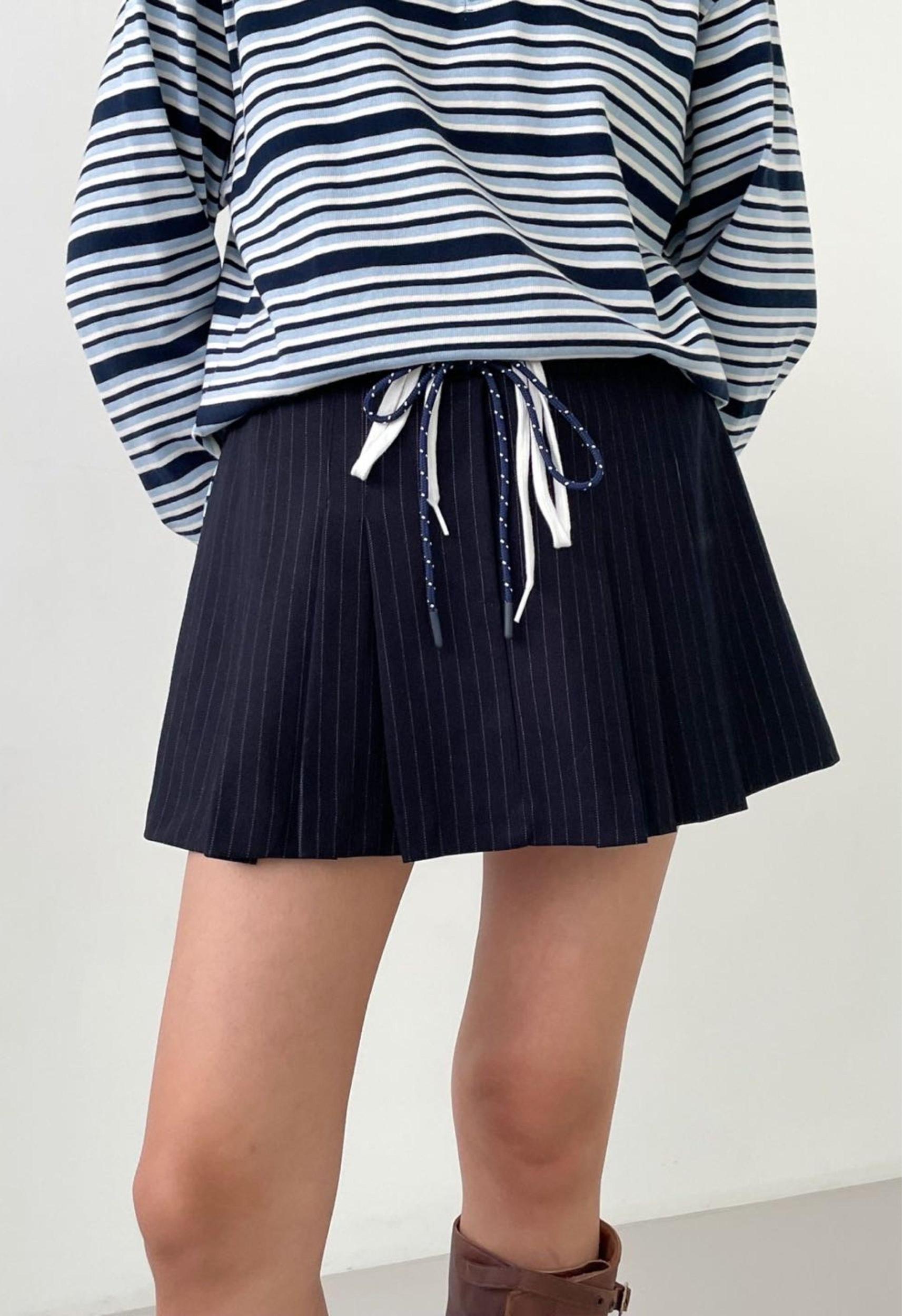 Pippa Skirt Navy Product Image