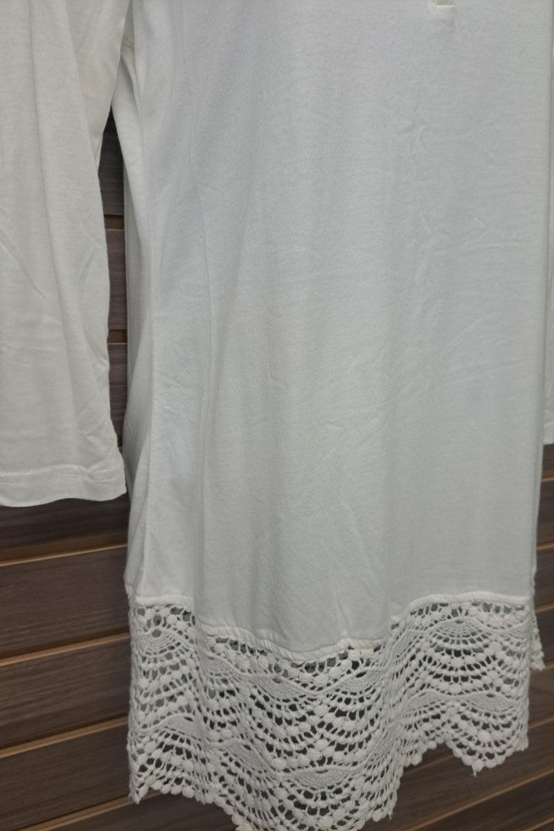 3 button lace bottom top Product Image
