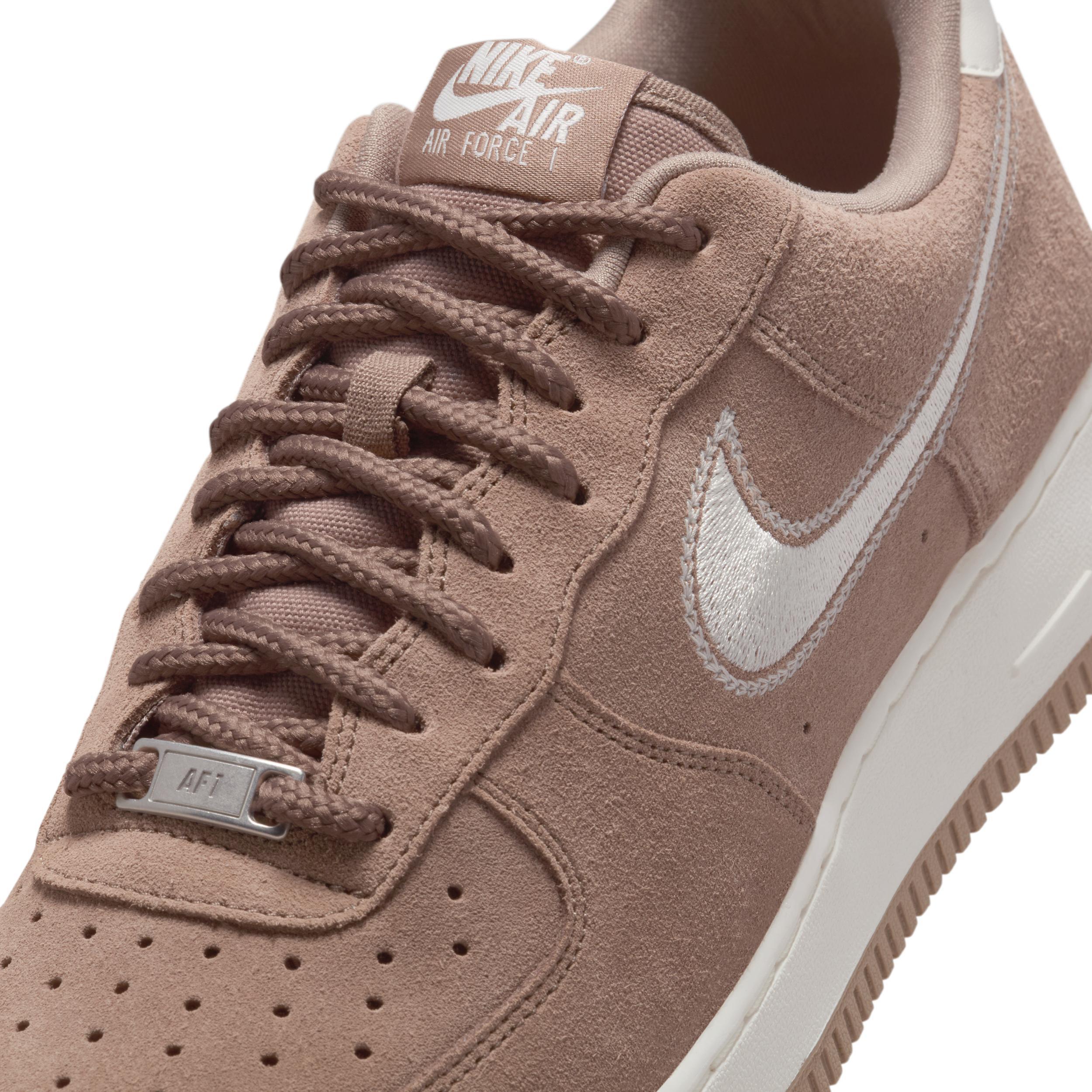 Nike Men's Air Force 1 '07 LV8 Shoes Product Image
