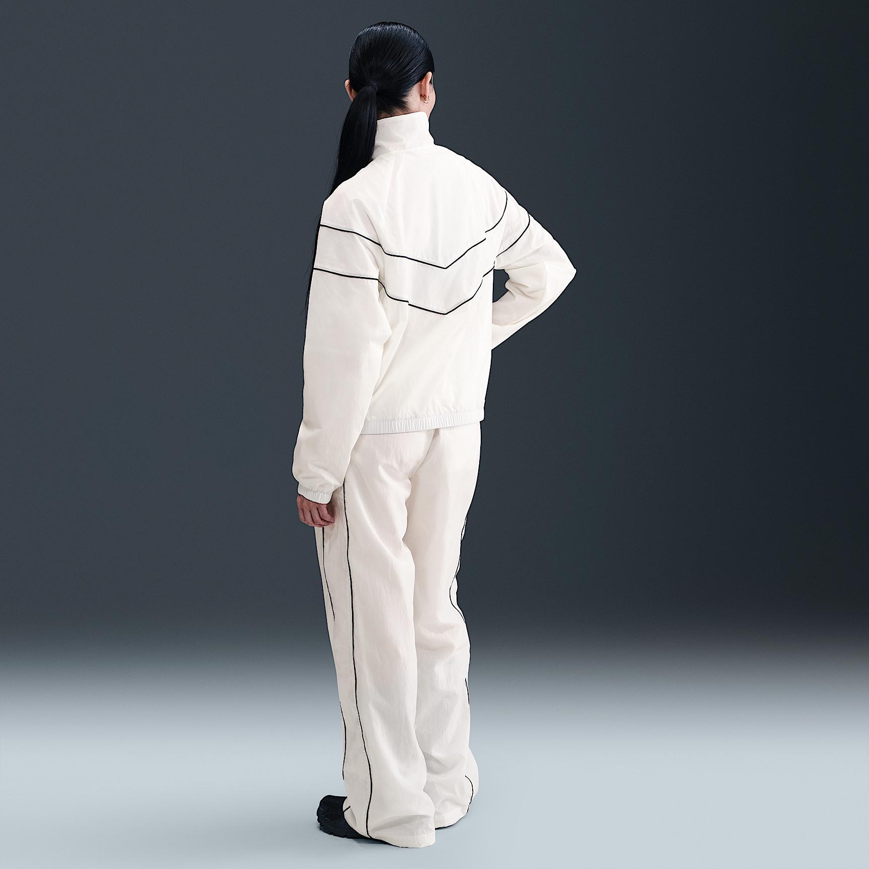 Nike Windrunner Women's Loose UV Woven Full-Zip Jacket Product Image