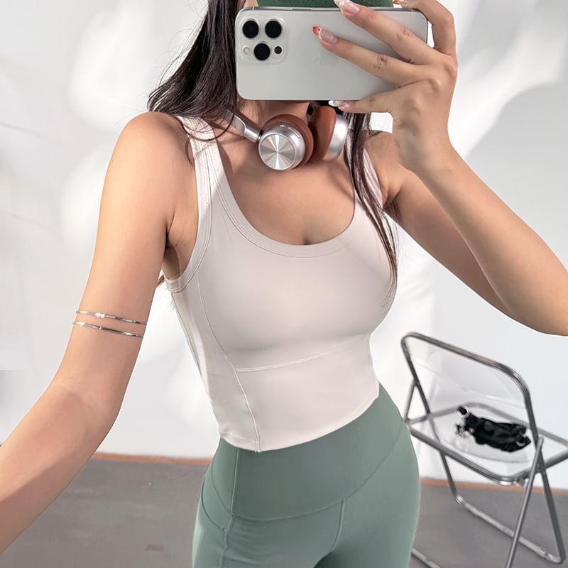 Scoop Neck Plain Crop Sports Tank Top Product Image