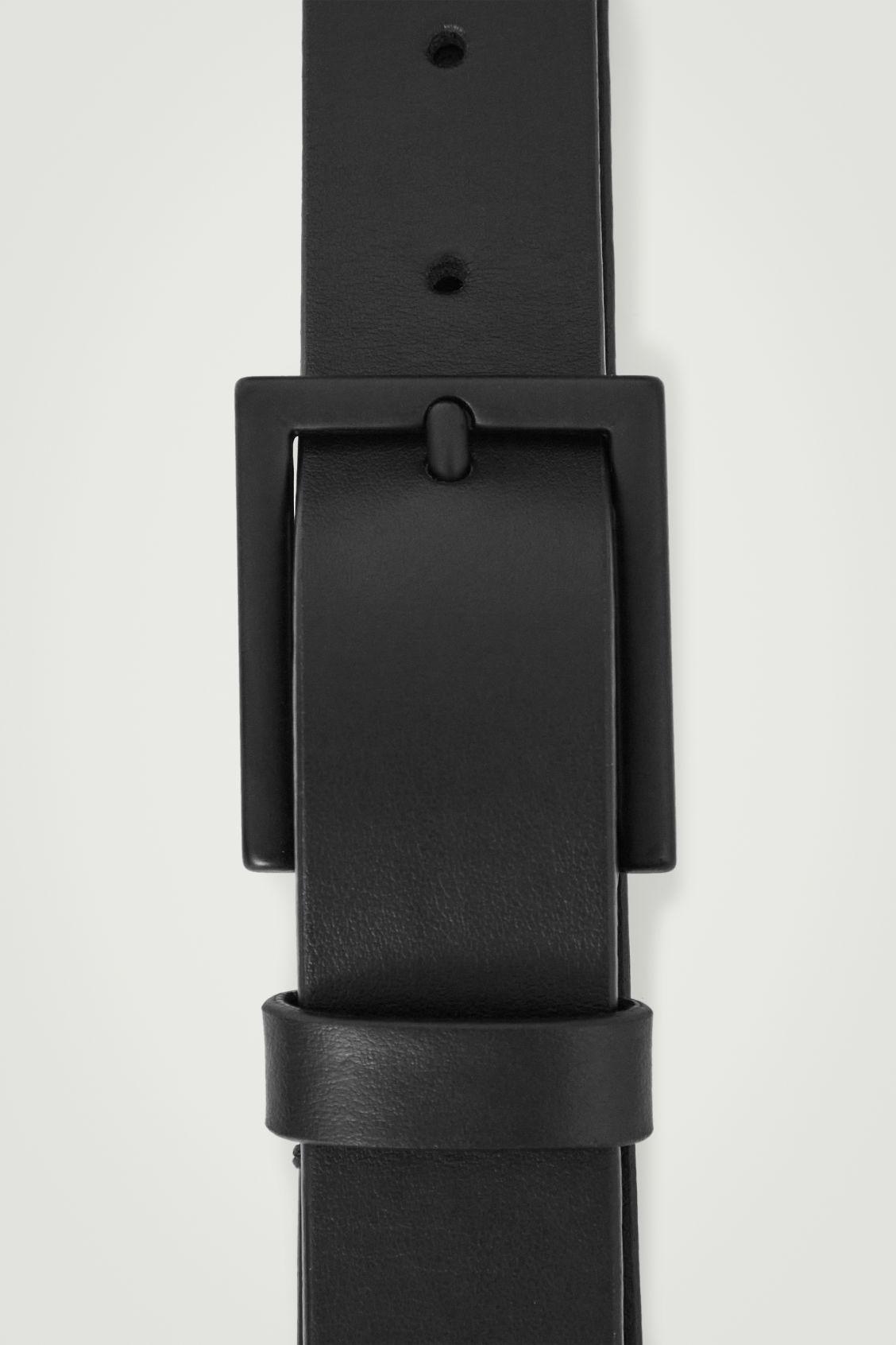 MATTE LEATHER BELT Product Image