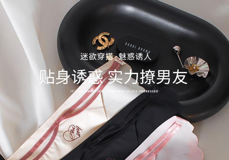 Lettering Seamless Panty Product Image