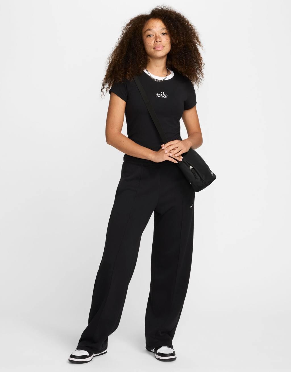 Nike logo cropped T-shirt in black Product Image