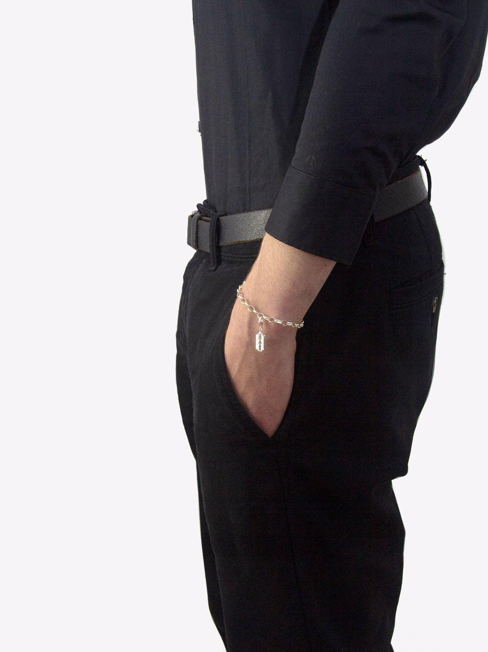 razor charm bracelet Product Image