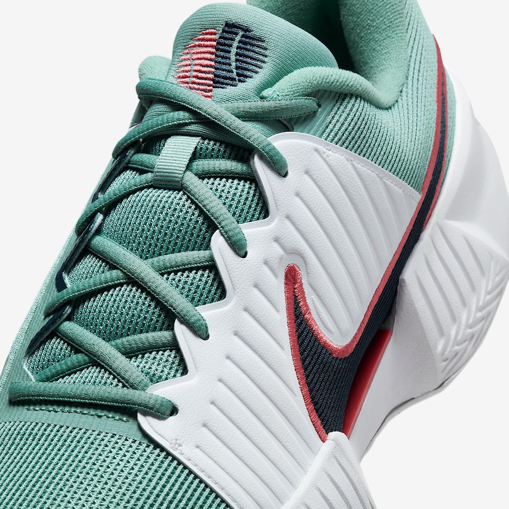 Nike Men's GP Challenge Pro Hard Court Tennis Shoes Product Image