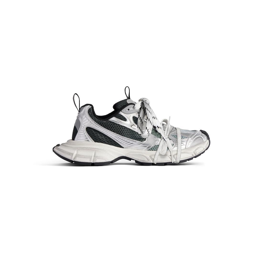 Women's 3xl Gradient Sneaker  in Black/grey/white Product Image